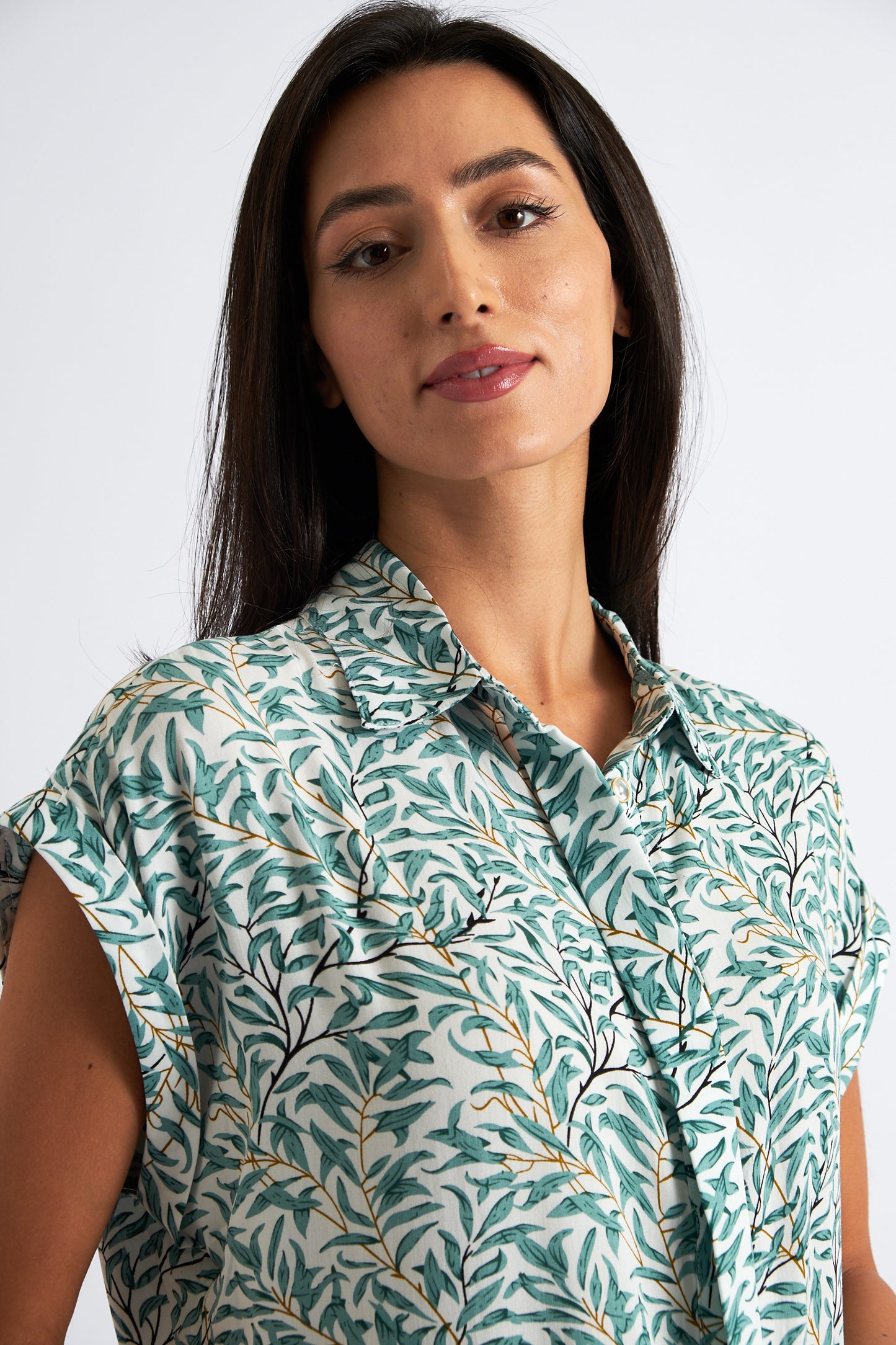 Abinaya Leaf Print Short Sleeved Shirt Green