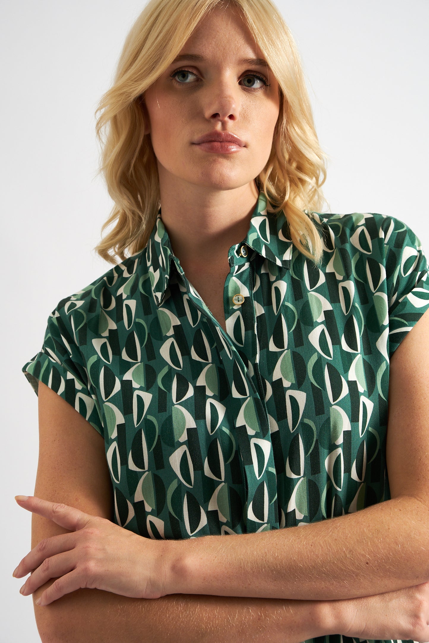 Abinaya Mid Century Retro Print Shirt - Green