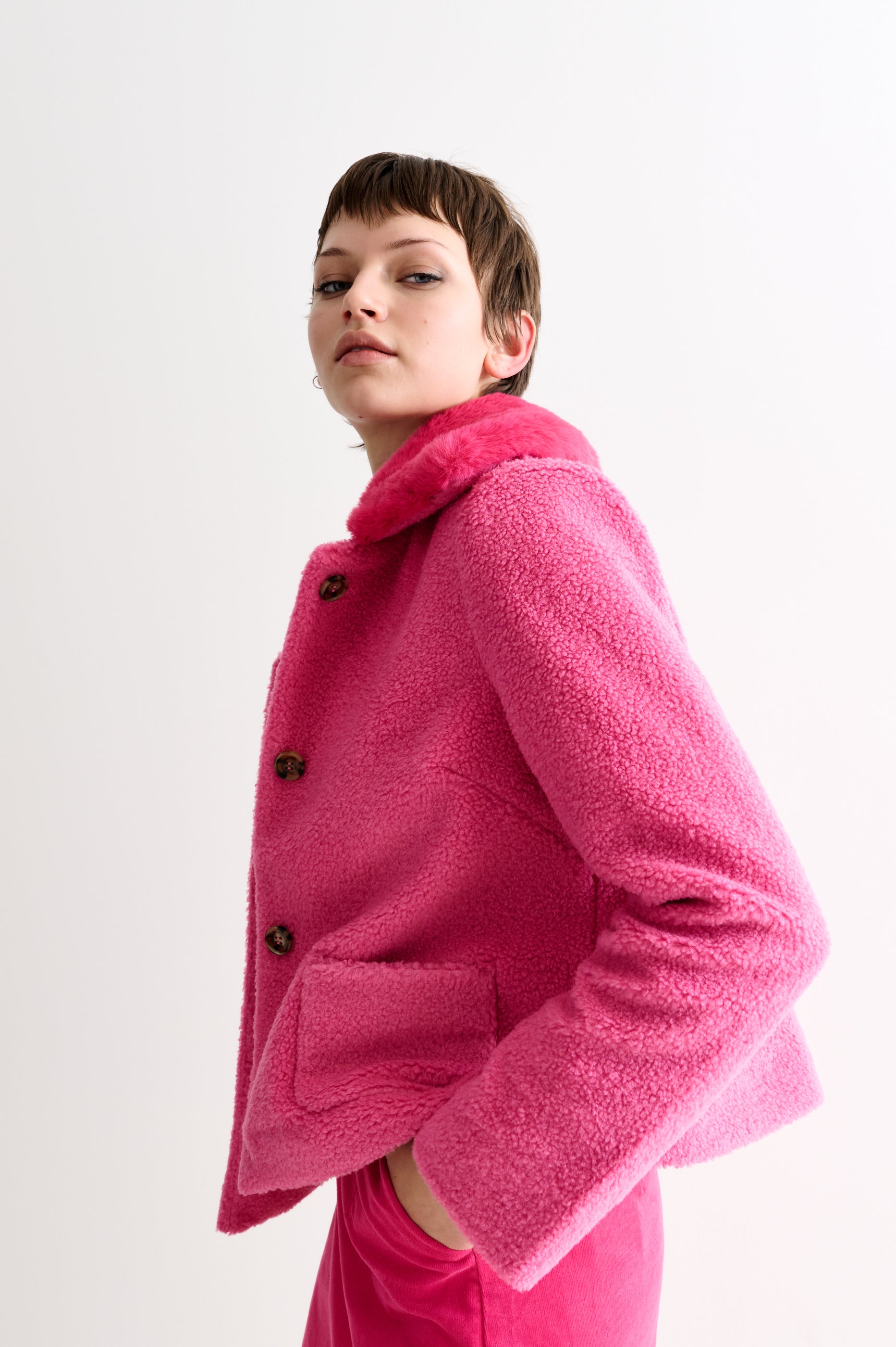 Apple Borg Faux Fur Collar Cropped Jacket – Pink