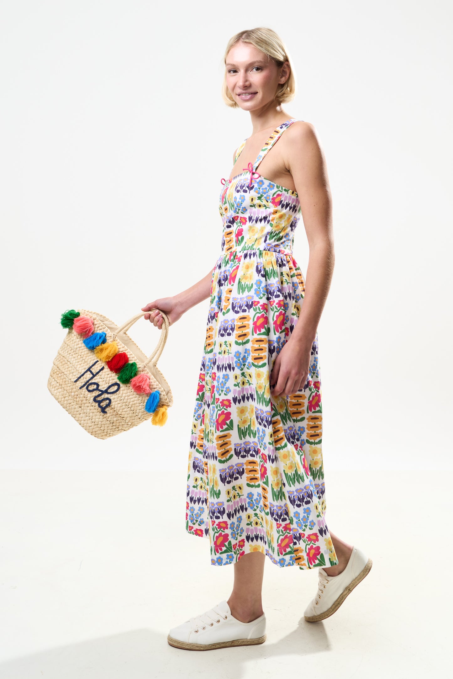 Hola Tassel Straw Bag