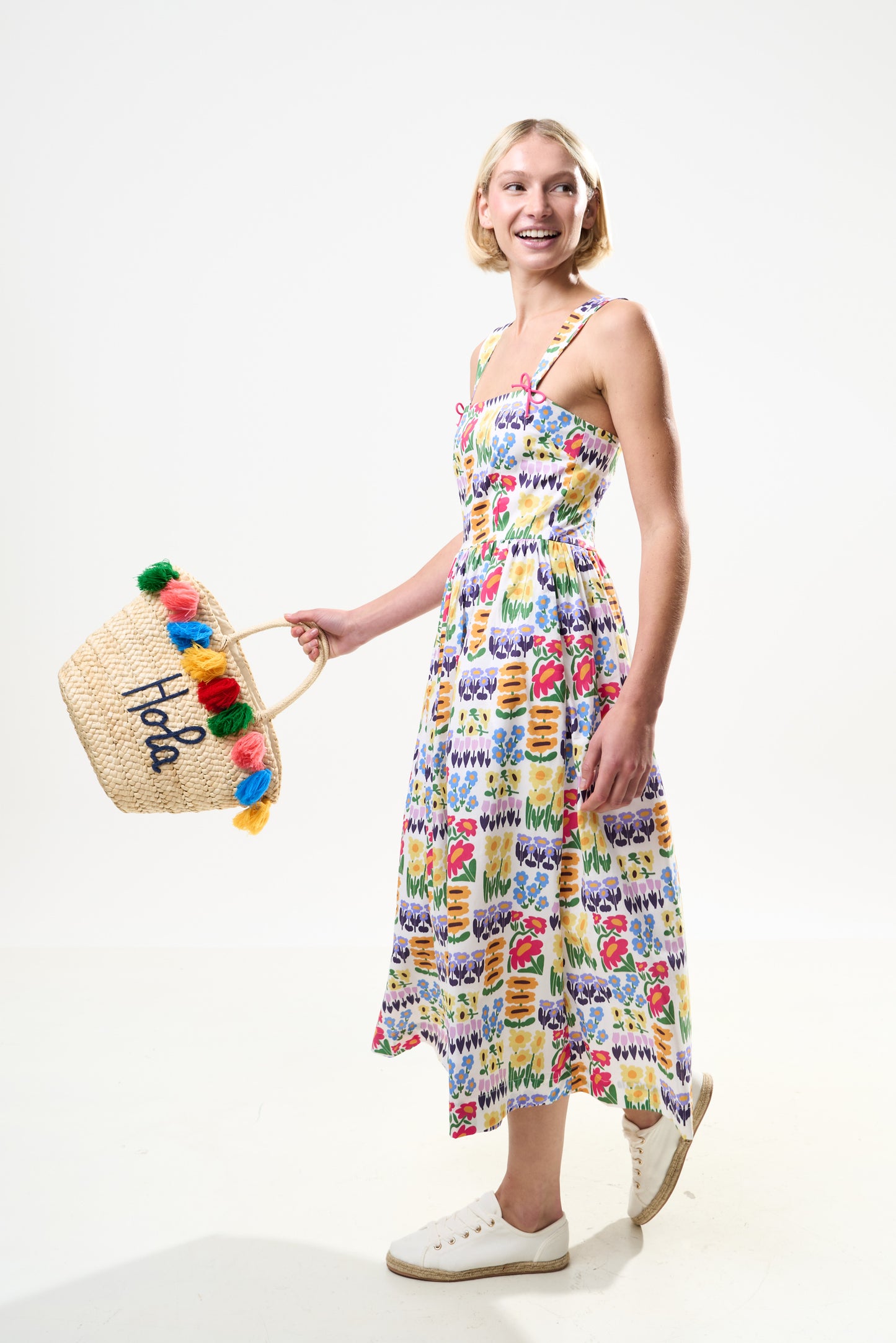 Hola Tassel Straw Bag