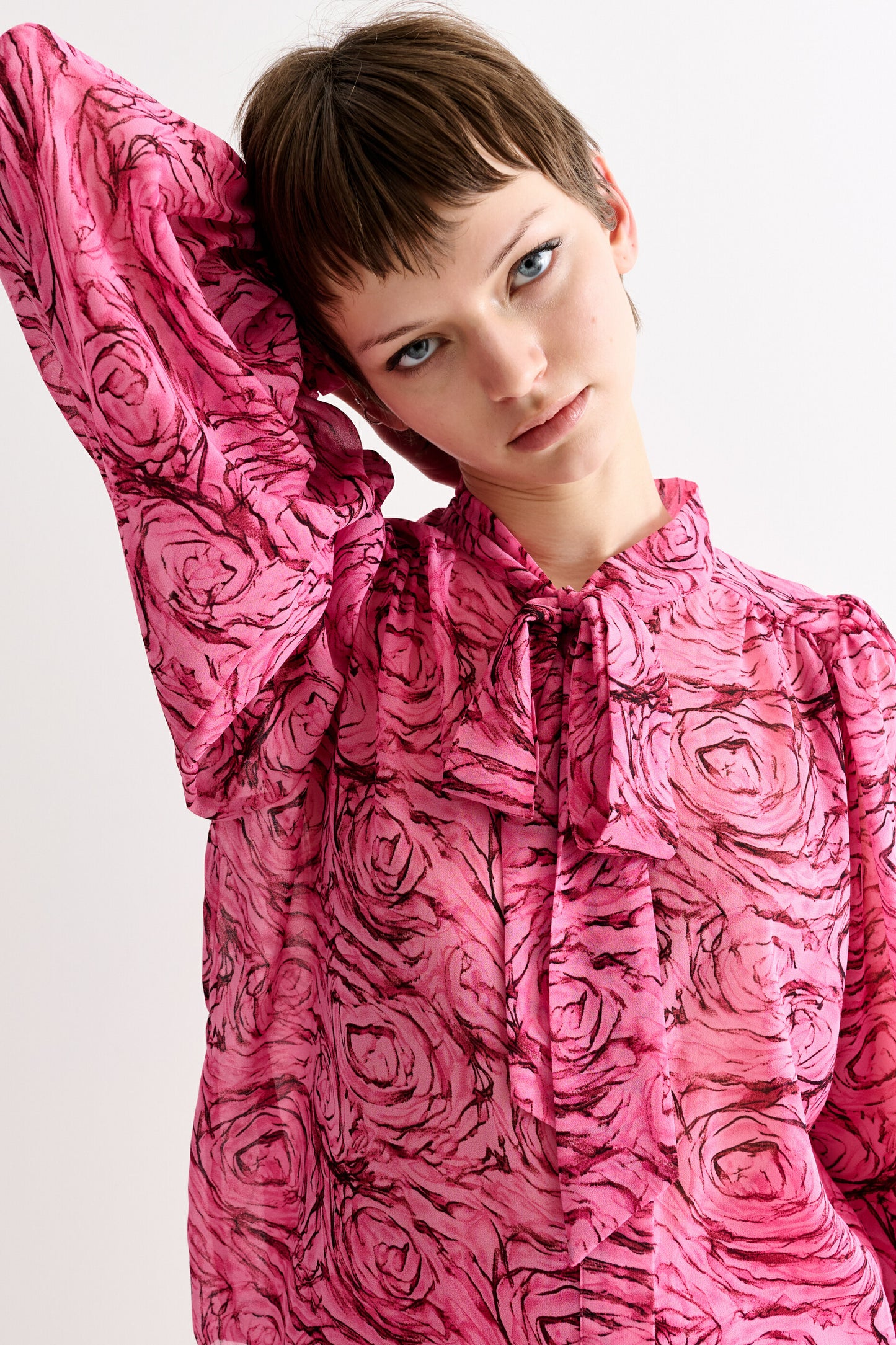 Boo Rosechild Tie Neck Blouse – Pink