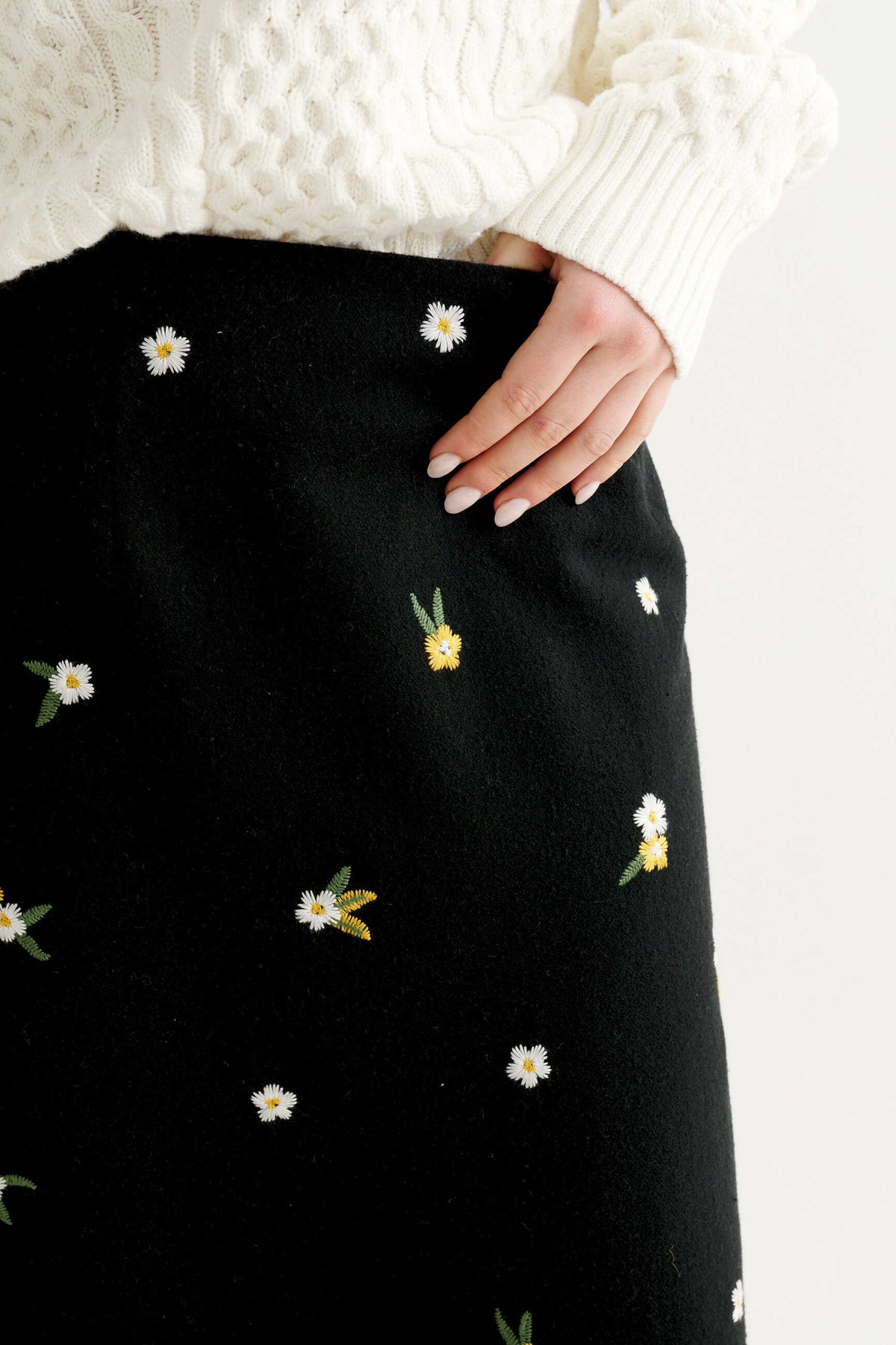 Buffy Daisy Tweed Midi Skirt - Black