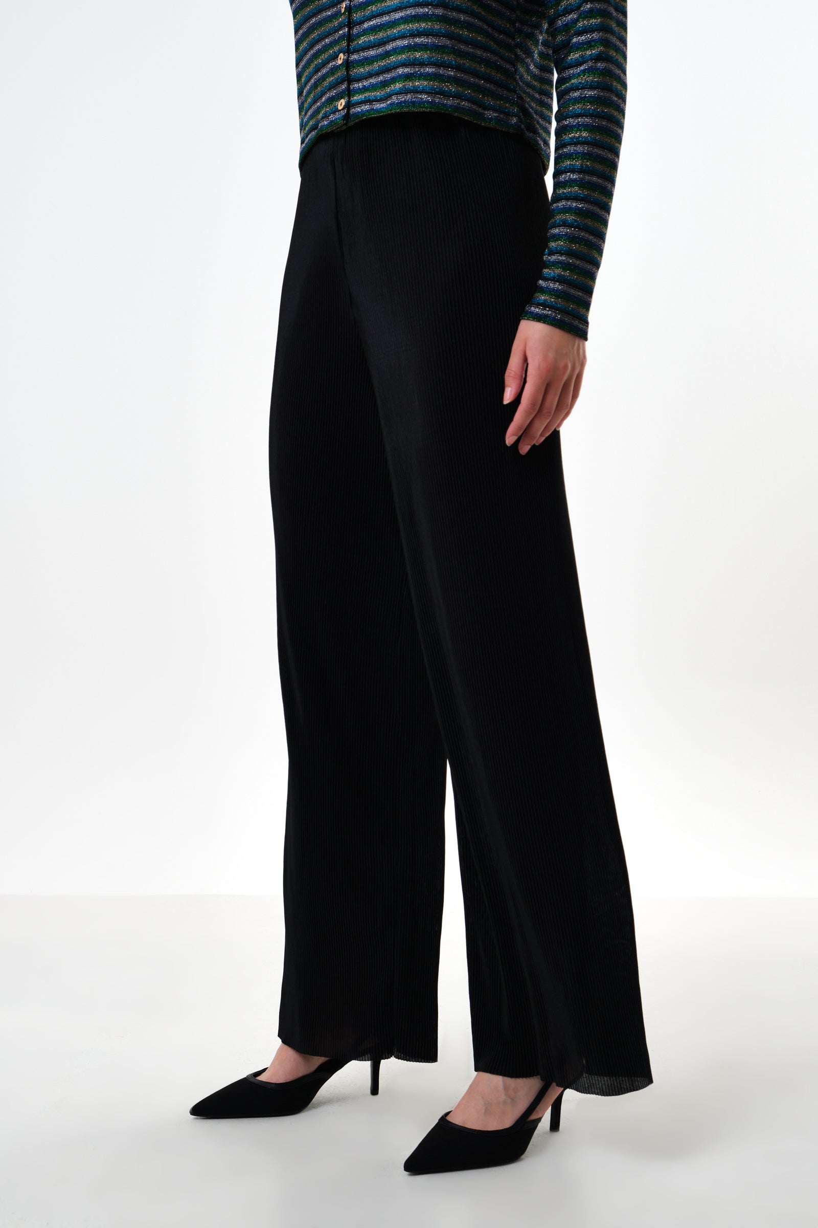 Clothide Pleated Wide Leg Trousers - Black - Detail 2