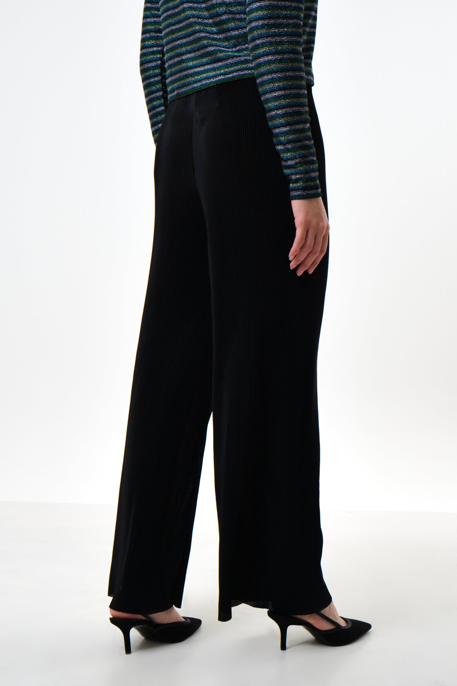 Clothide Pleated Wide Leg Trousers - Black - Back