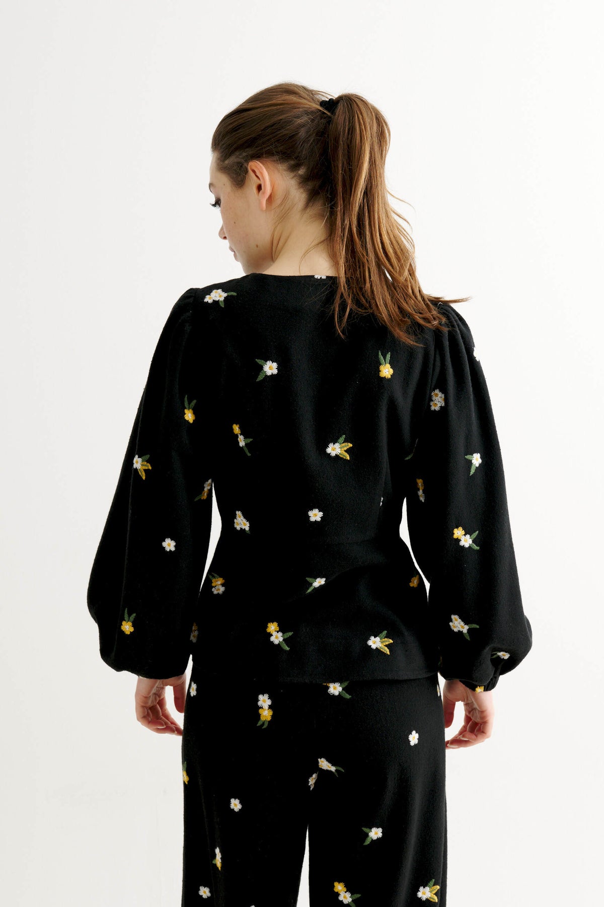 Clementine Daisy Tweed Long Sleeve Blouse – Black
