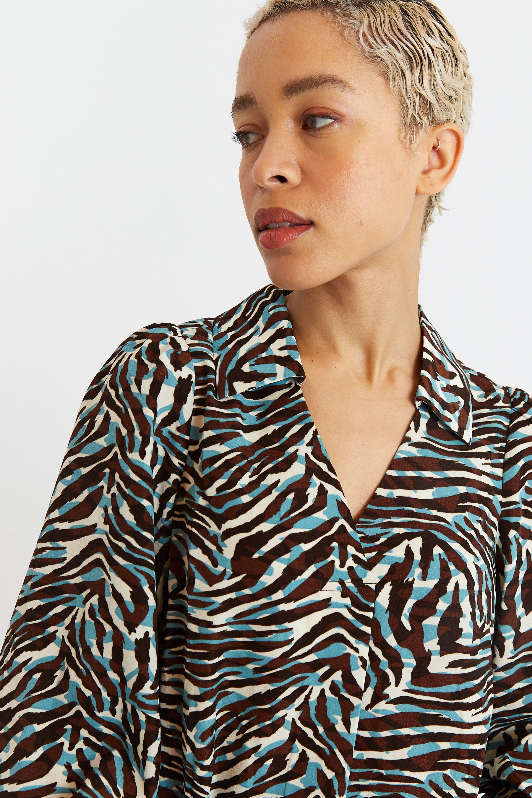 Debbi Roar Print Pop On Shirt - Detail 1