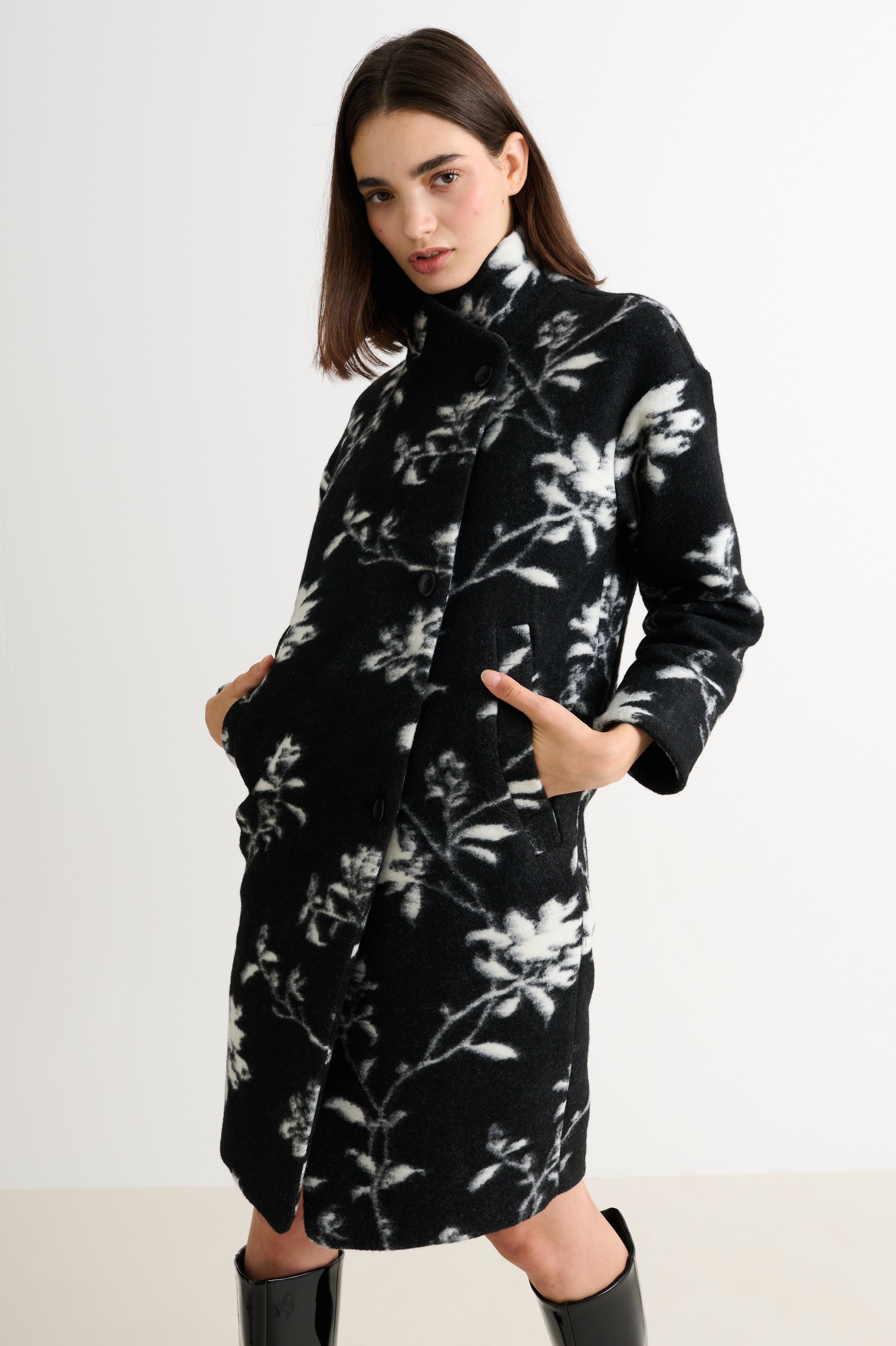 Donalda Power Bloom Funnel Neck Coat - Detail 3