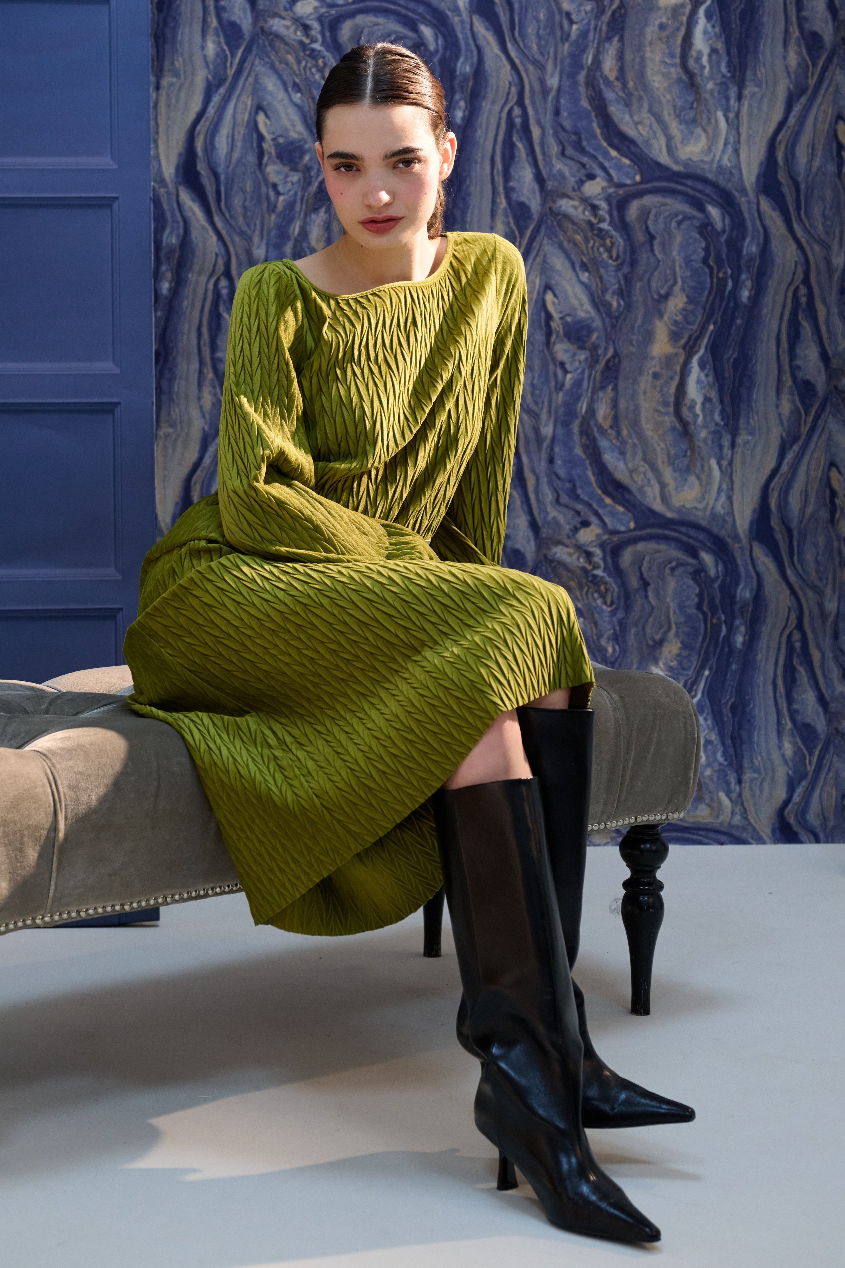 Milene Velvet Pleat Midi Dress - Kiwi