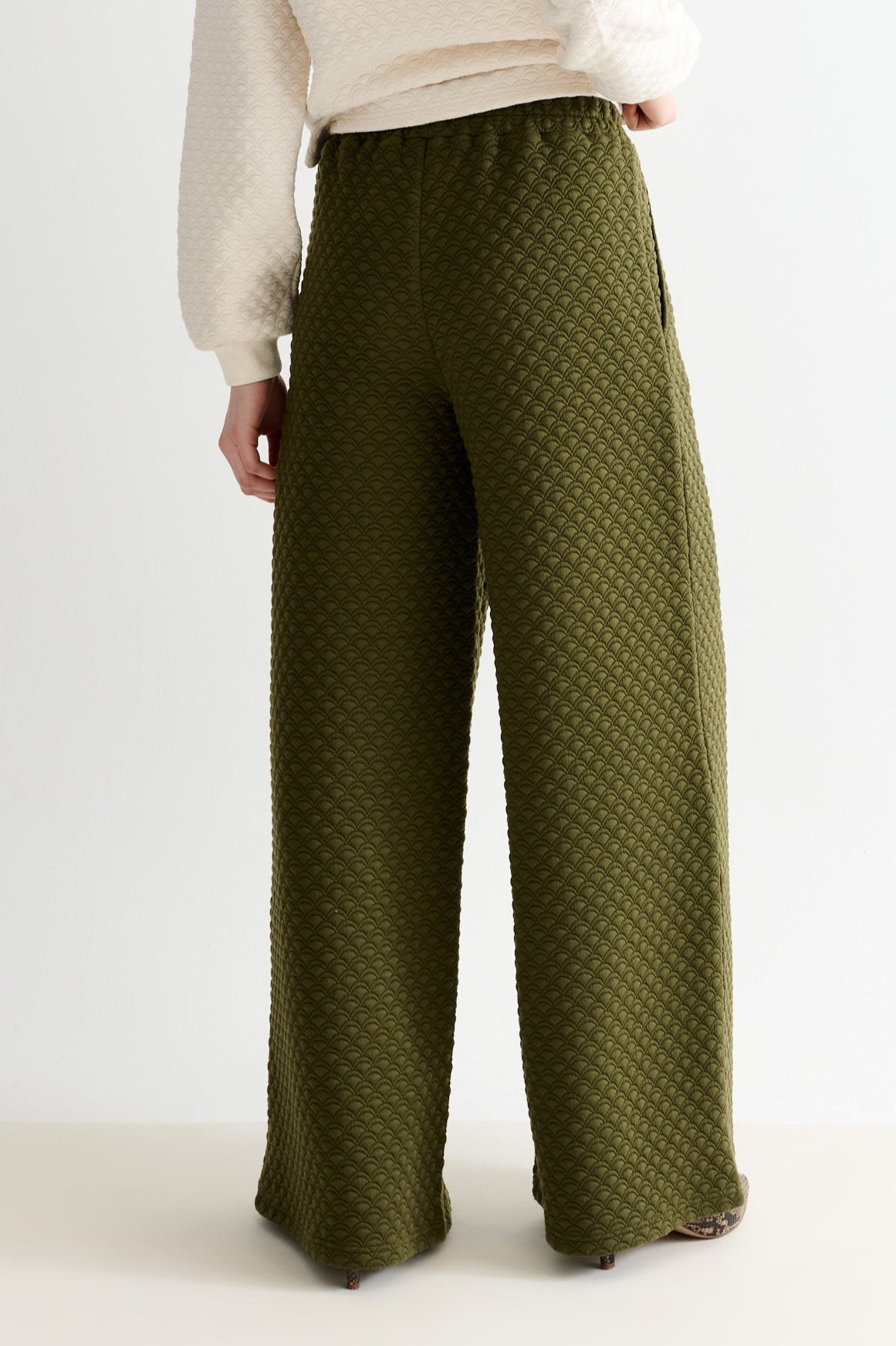 Flory Scallop Quilt Wide Leg Trouser - Moss Green