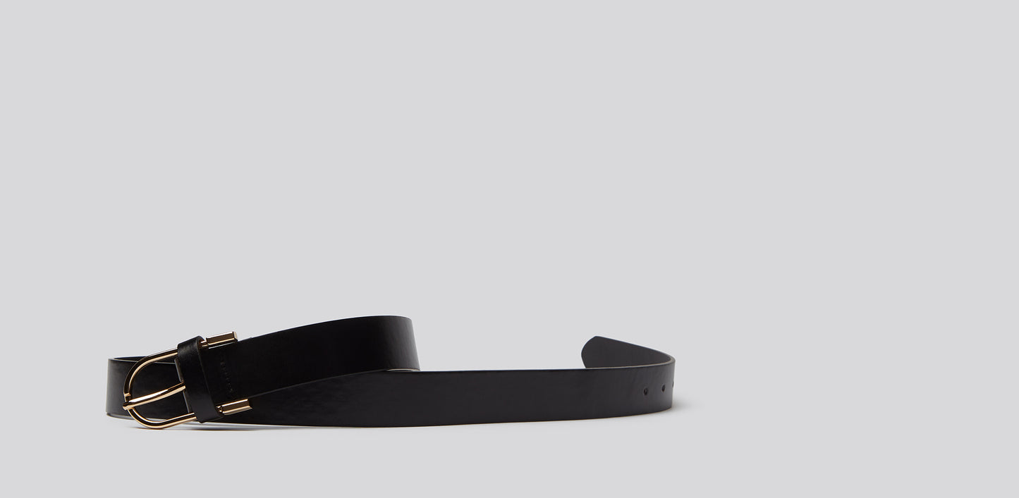 Kayley Curved Buckle Belt in Black