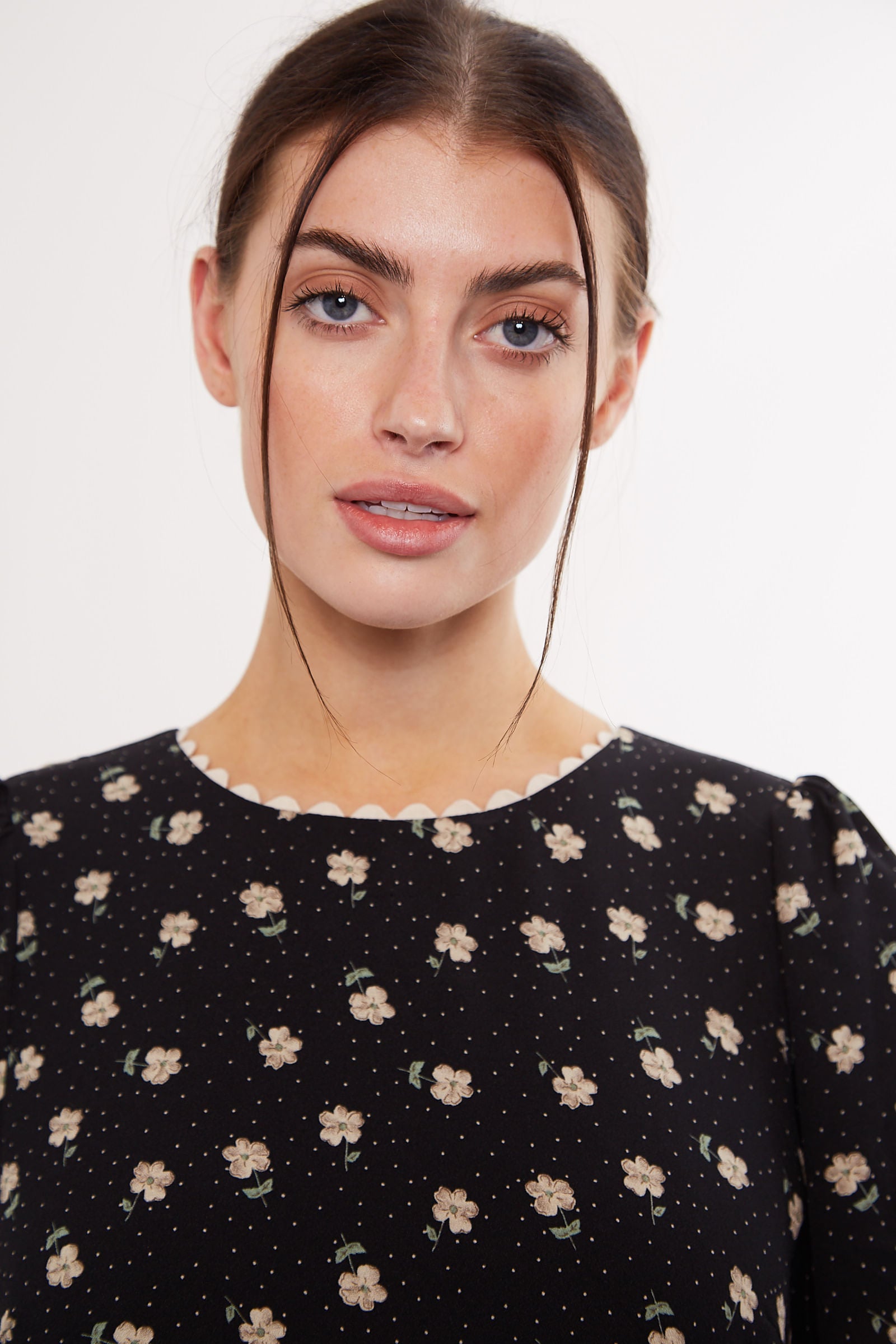 Louche Lilianne Anemone Print Mini Tiered Long Sleeve Dress - Detail 1