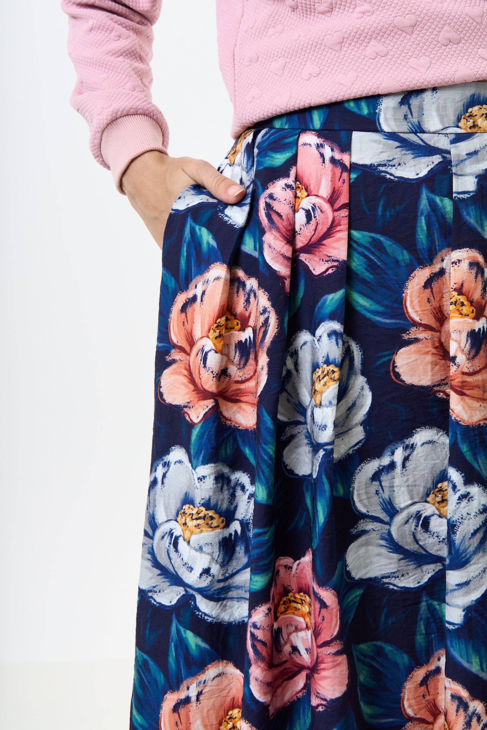 Lizea Peonies Print Pleated Midi Skirt - Navy - Detail 3