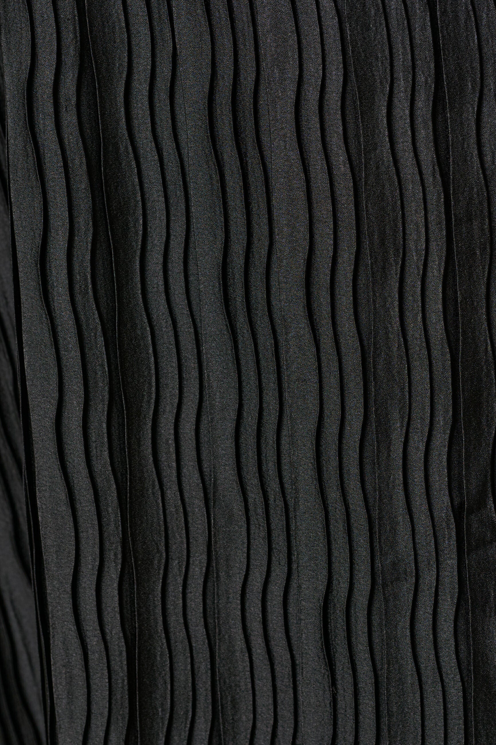 Lumina Pleat Surprise Sleeveless Midi Dress - Black - Detail 3