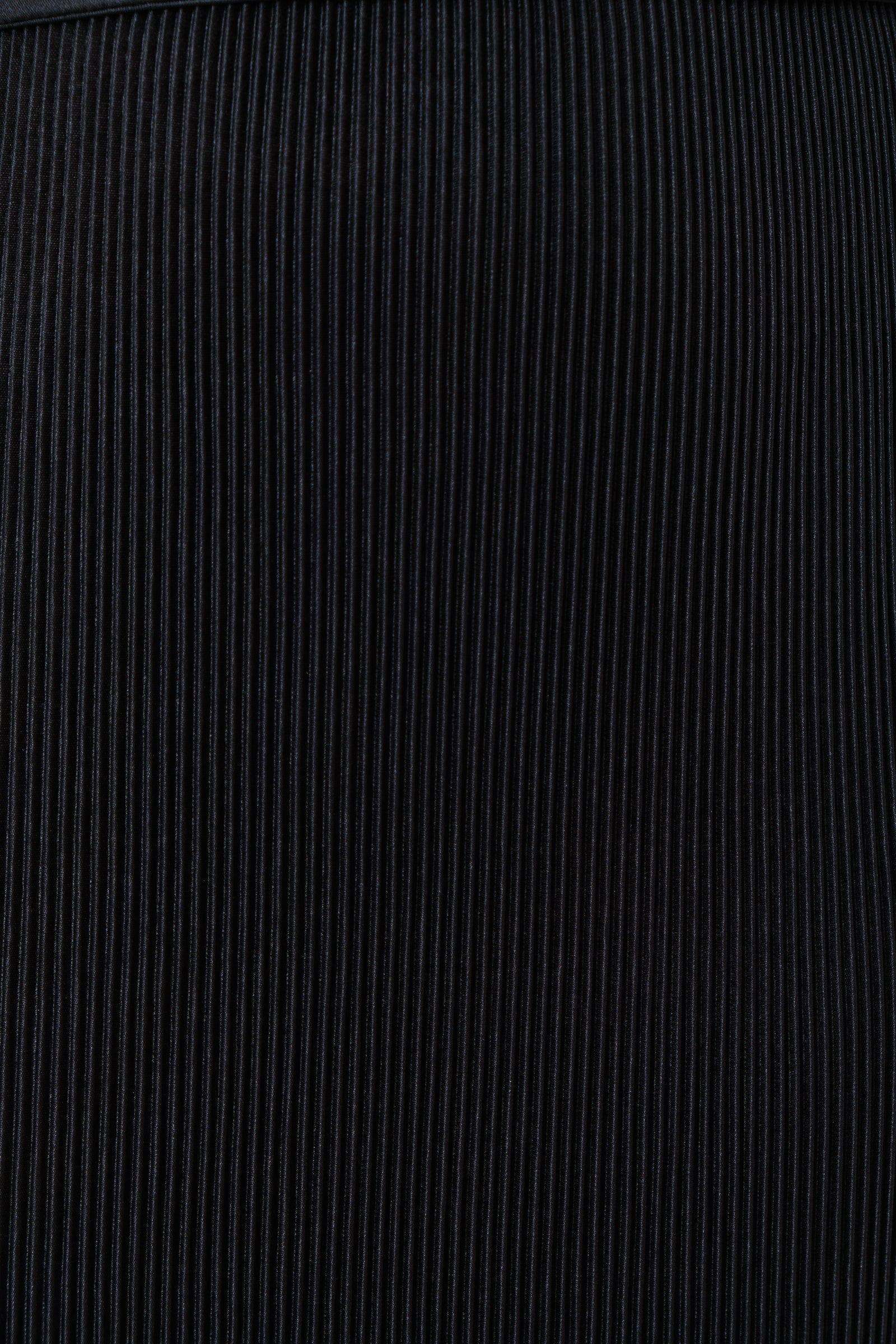 Milene Pleat Long Sleeve Midi Dress - Black