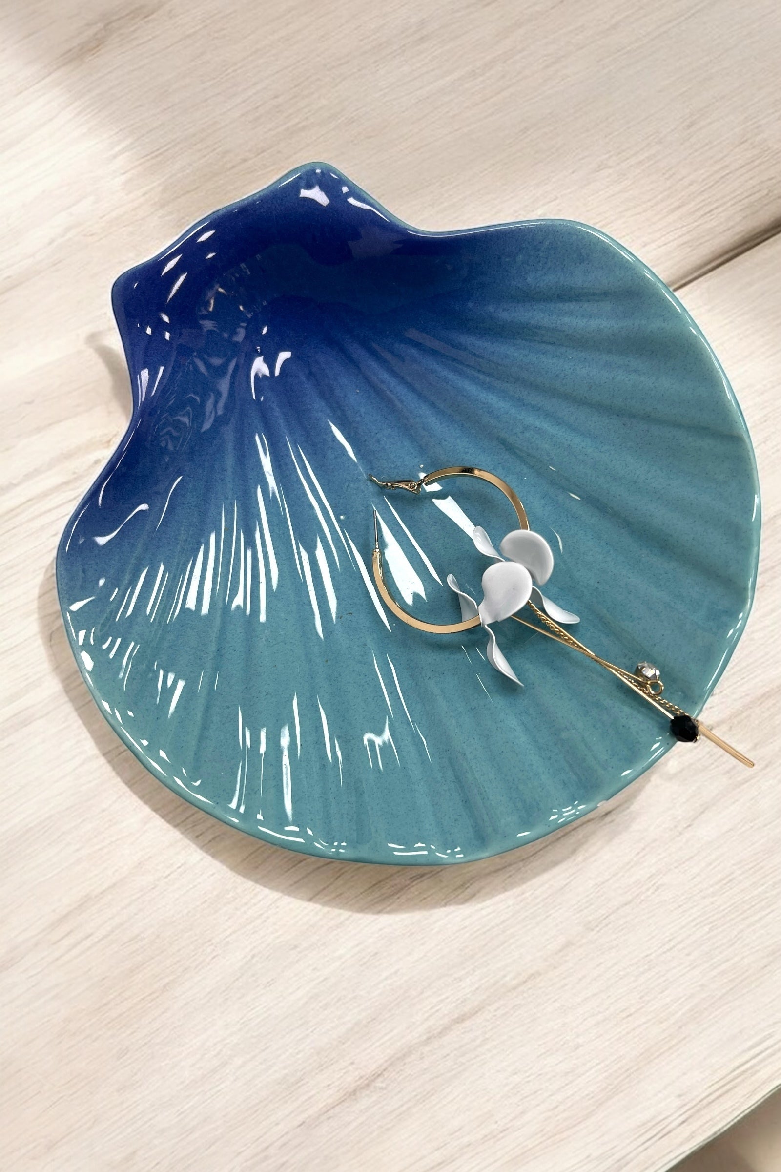 Ceramic Shell Shaped Trinket Tray