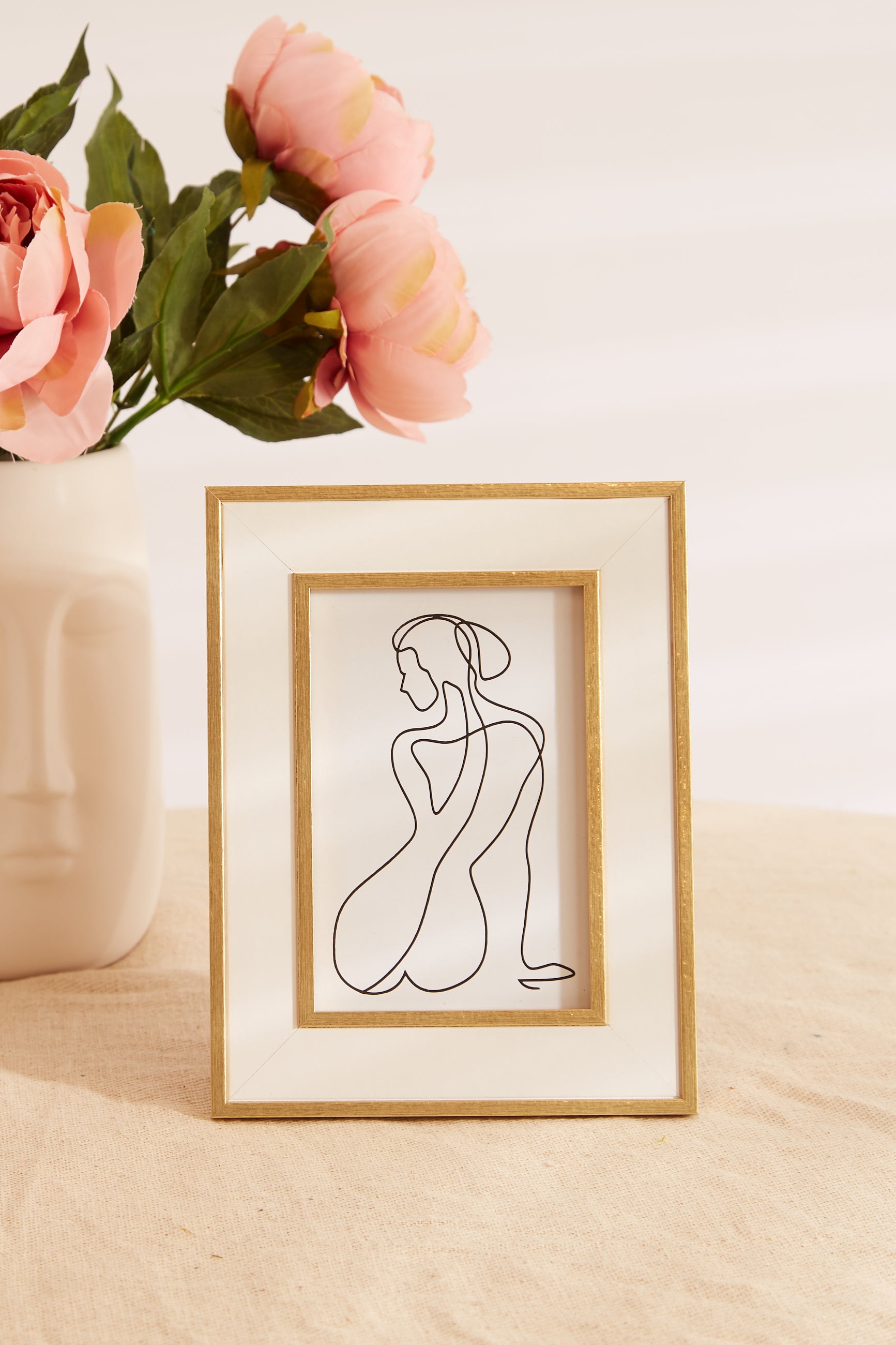 White & Gold Border Picture Frame