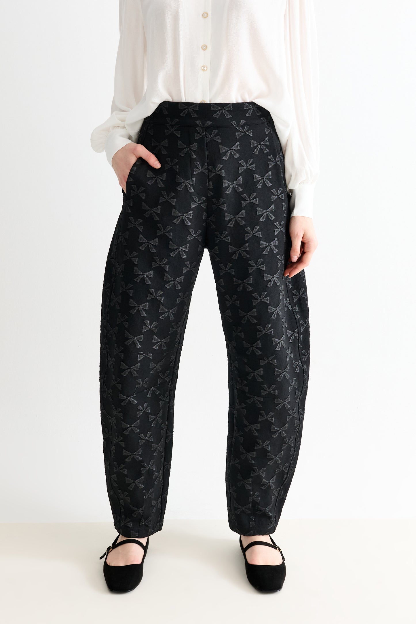 Sutton Bow Jacquard Barrel Trousers - Black