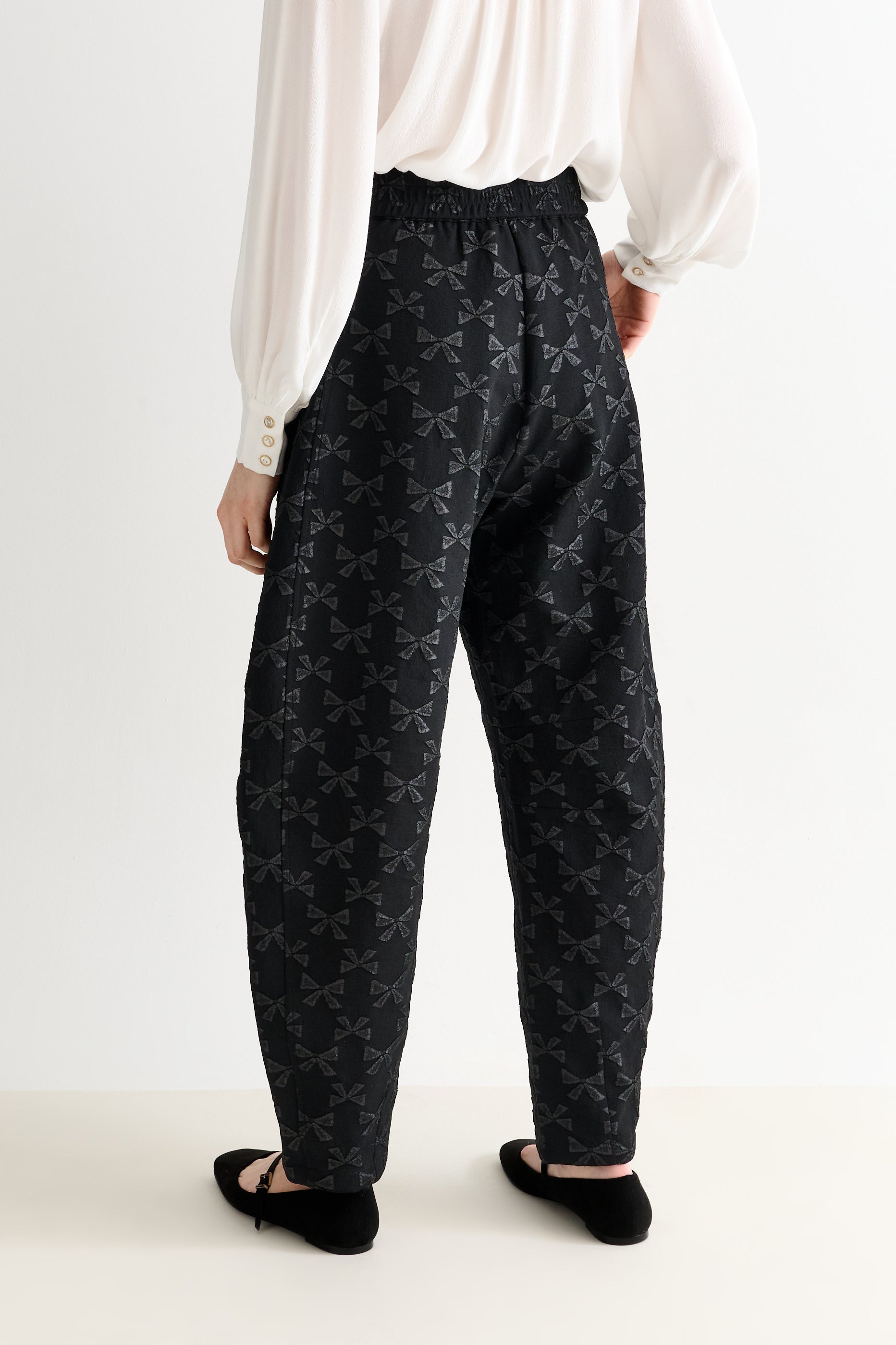 Sutton Bow Jacquard Barrel Trousers - Black