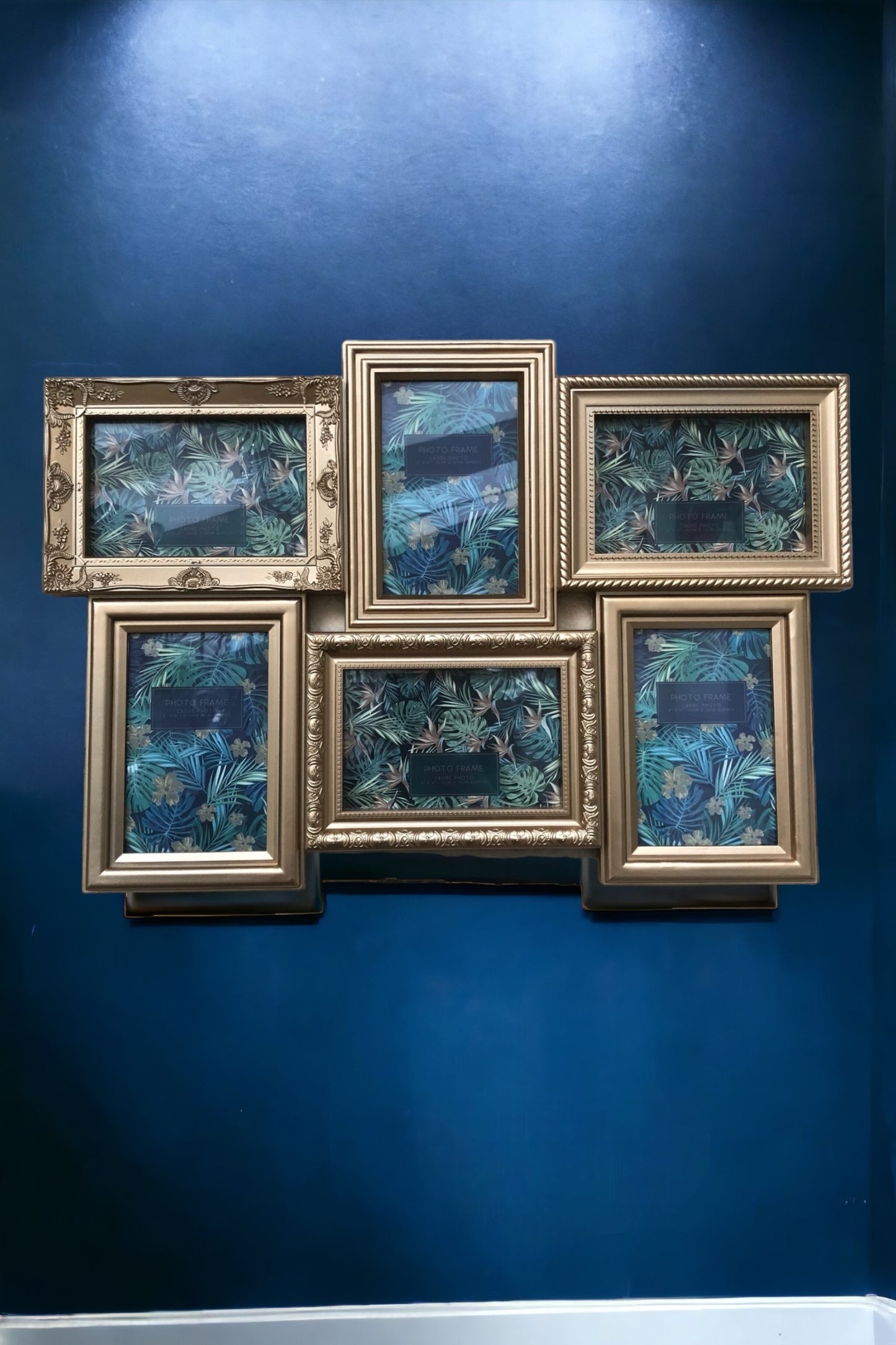 Vintage Style Gold 6 Piece Aperture Wall Hanging Frame