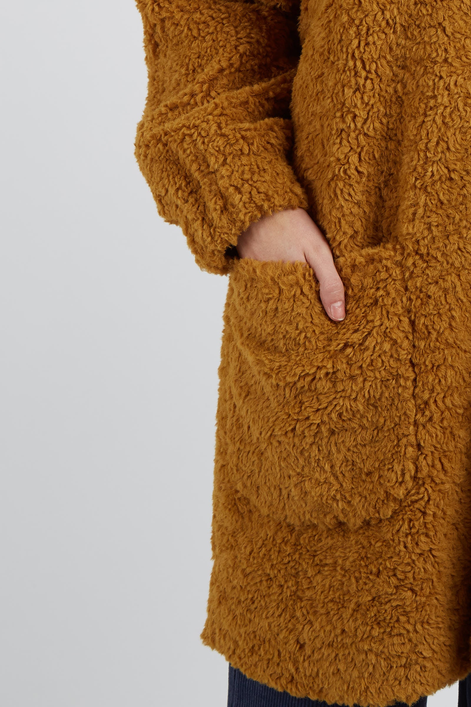 Aldora Borg Coat - Mustard - Detail 1