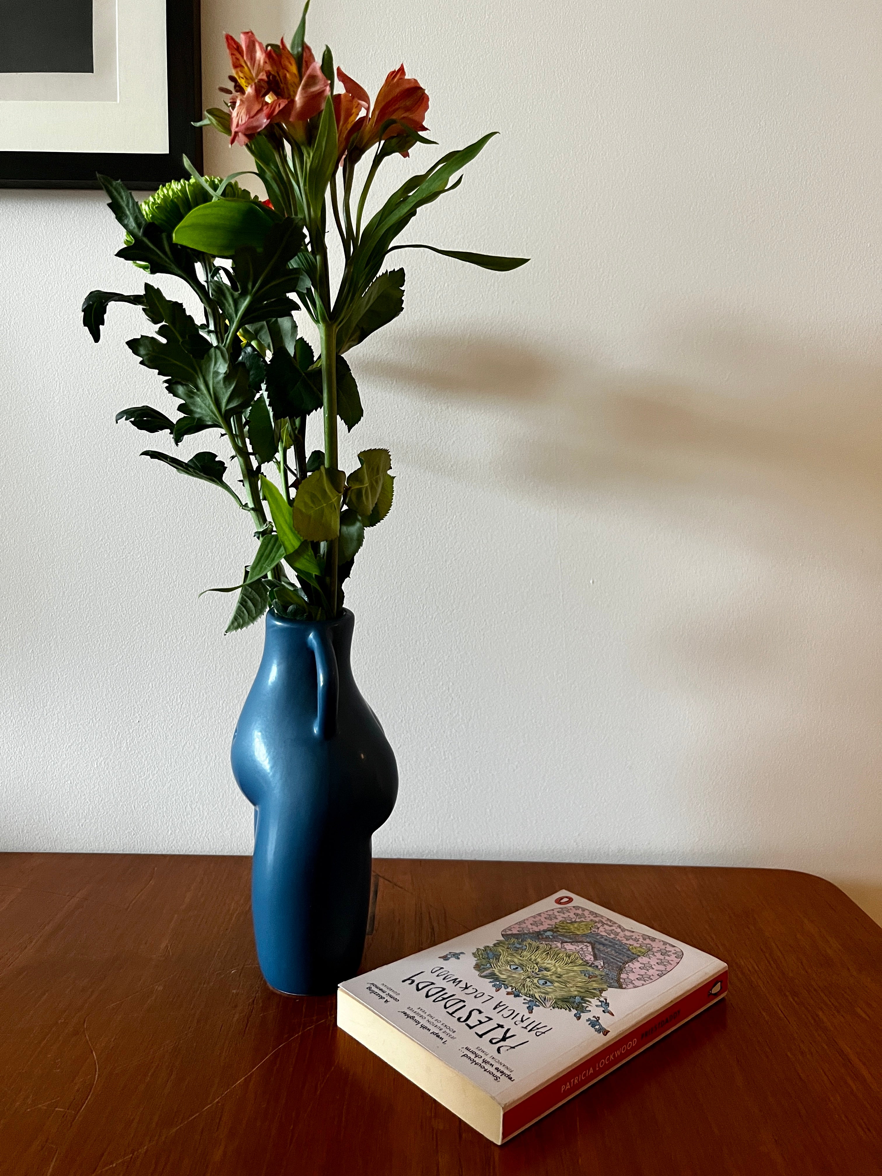 Woman Shape Vase - Detail 1