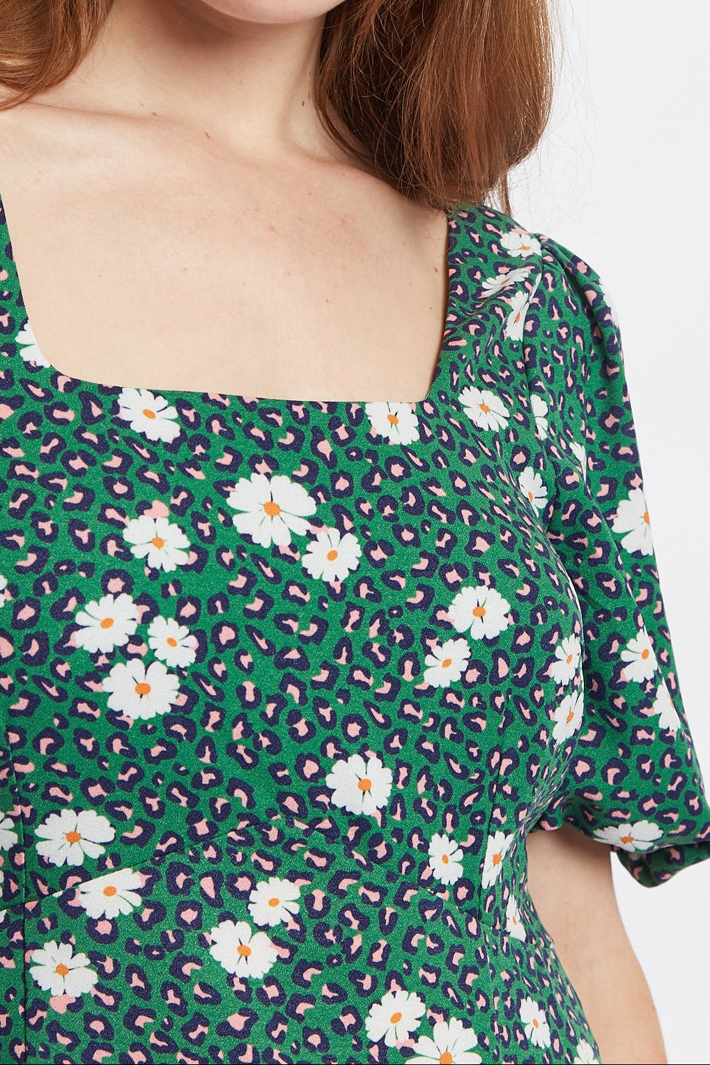 Louche Nadine Roaring Daisy Print Square Neck Balloon Sleeve Midi Dress - Green - Detail 2
