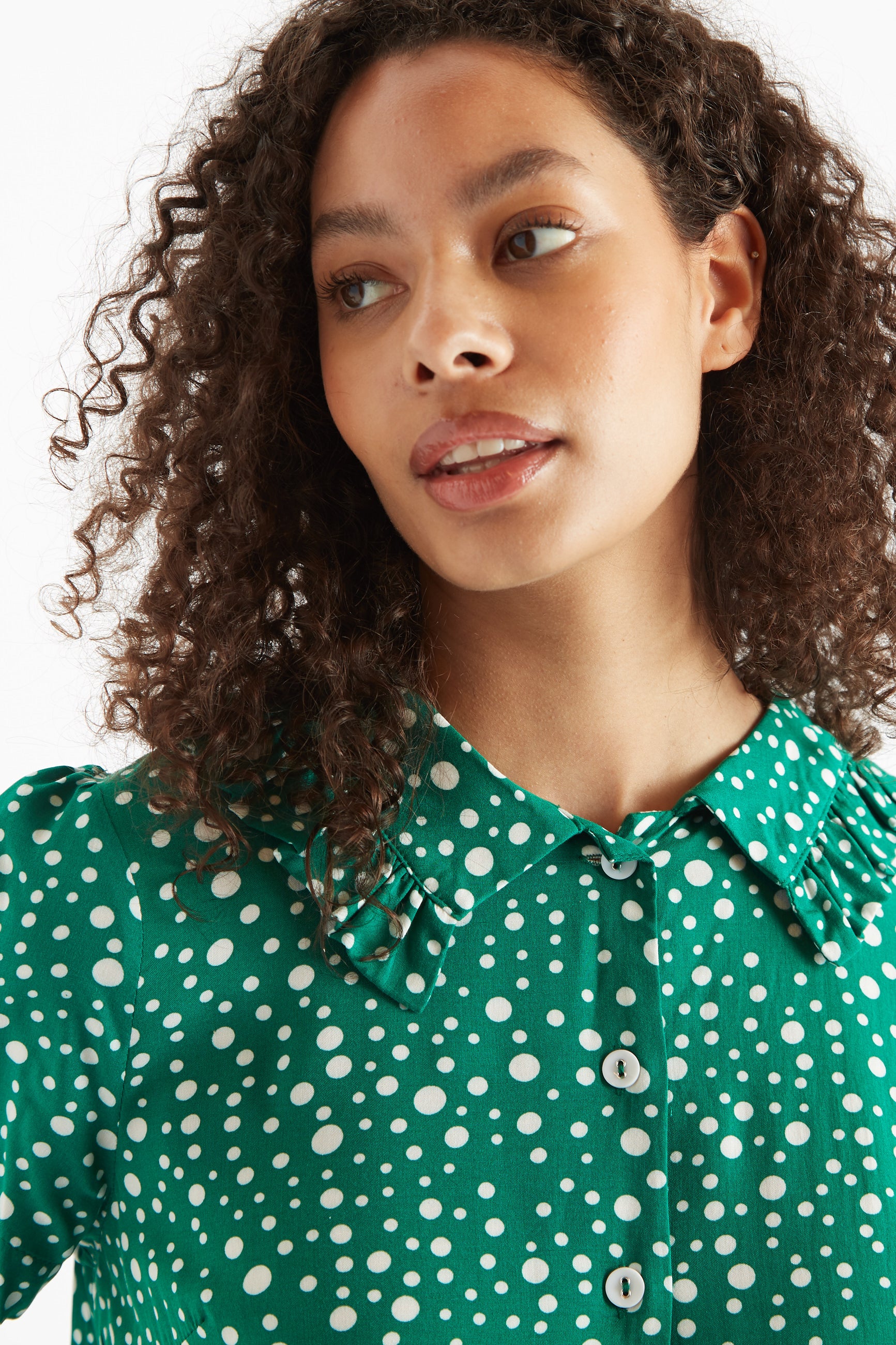 Louche Padma Spot It Print Ruffle Collar Short Sleeve Blouse Green - Detail 1
