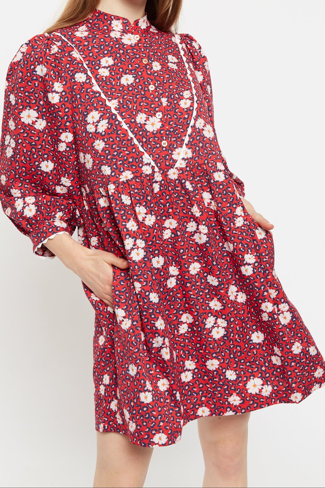 Louche Suzanne Roaring Daisy Print Long Sleeve Mini Dress - Red - Detail 3