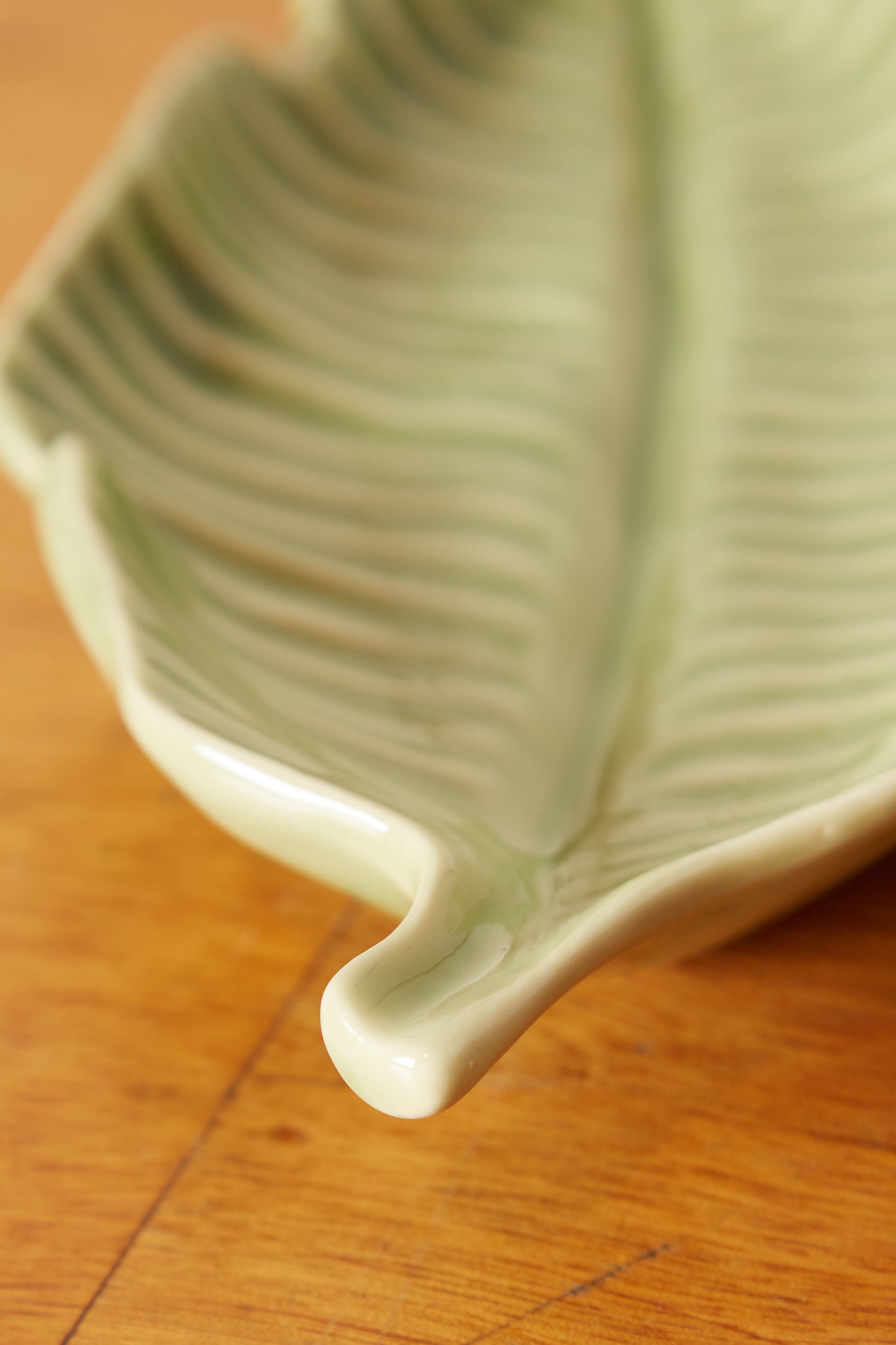 Triple Fern Leaf Plate - Detail 2