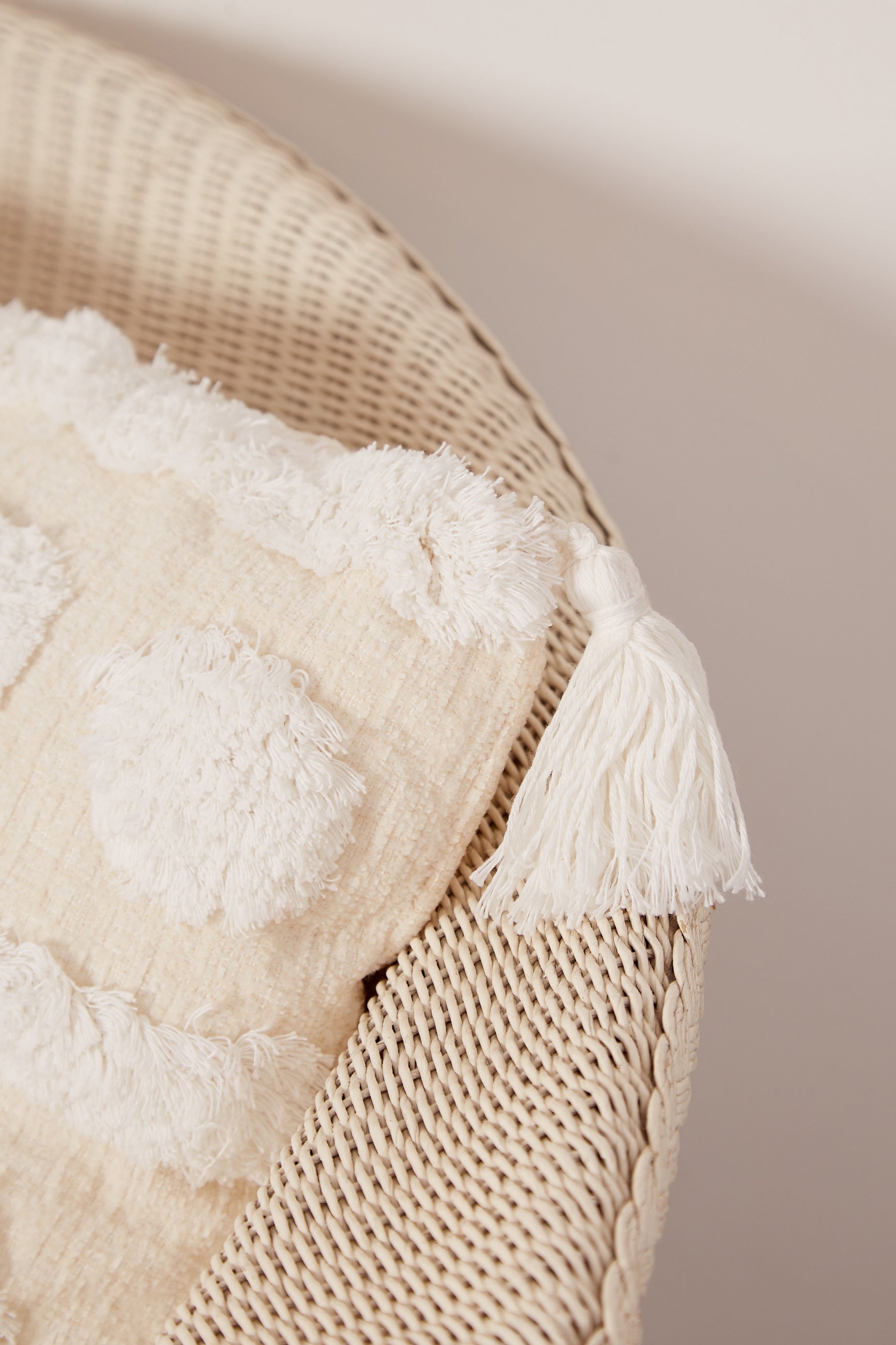 Ruffle Cushion - Zig Zag - Detail 1