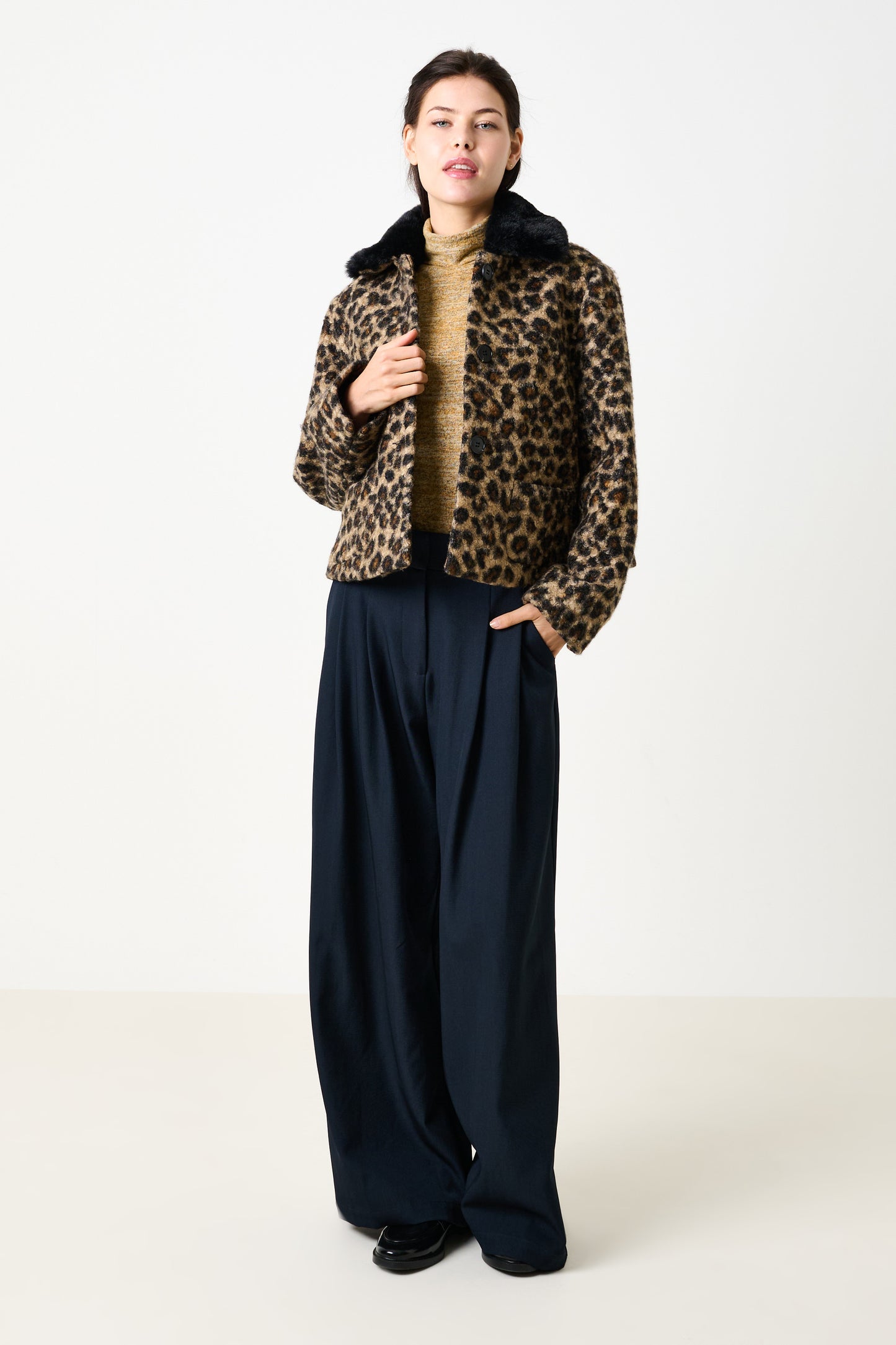 Apple Animal Boucle  Faux Fur Collar Jacket - Black