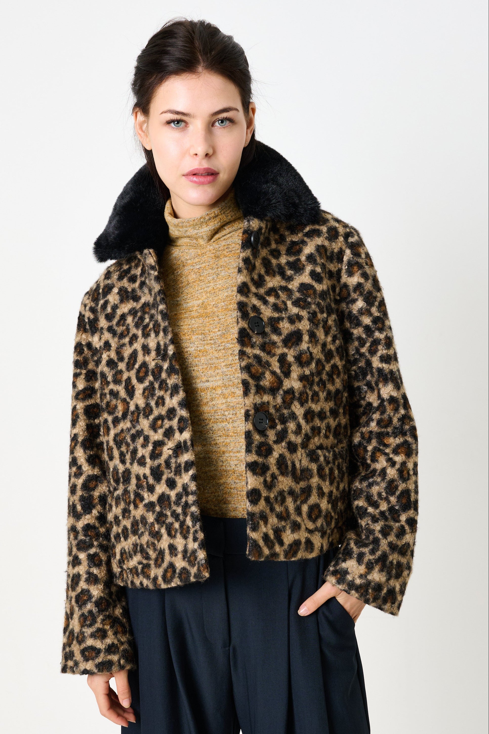 Apple Animal Boucle  Faux Fur Collar Jacket - Black