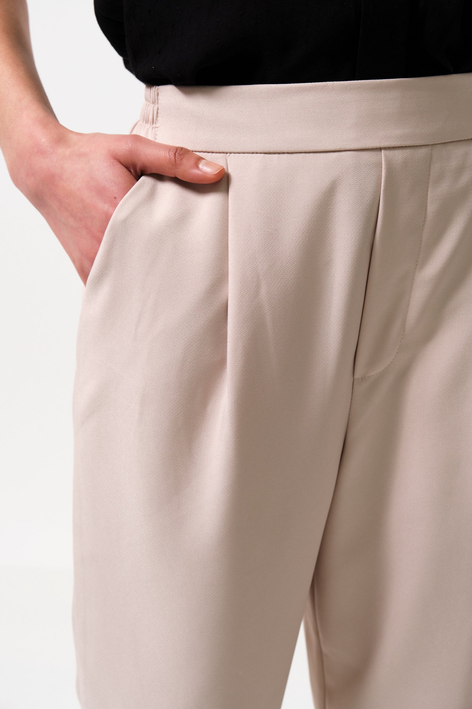 Bayeux Sustainable Satin Back Crepe Trouser - Camel - Detail 2