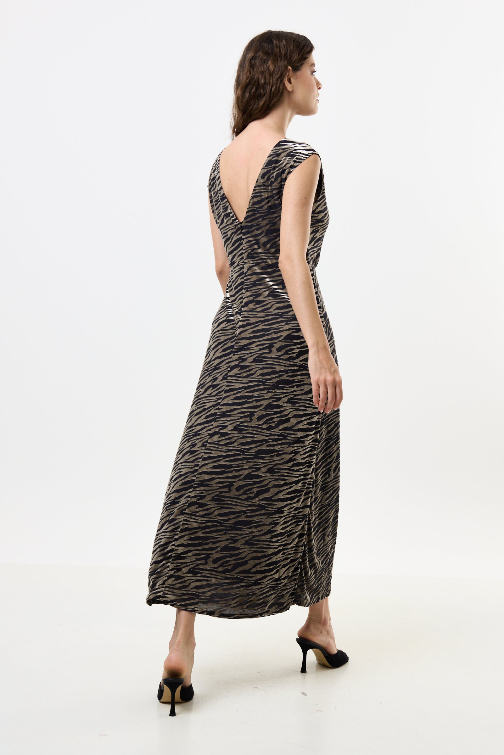 Beyla Zebra Devorie V-Back Midaxi Dress