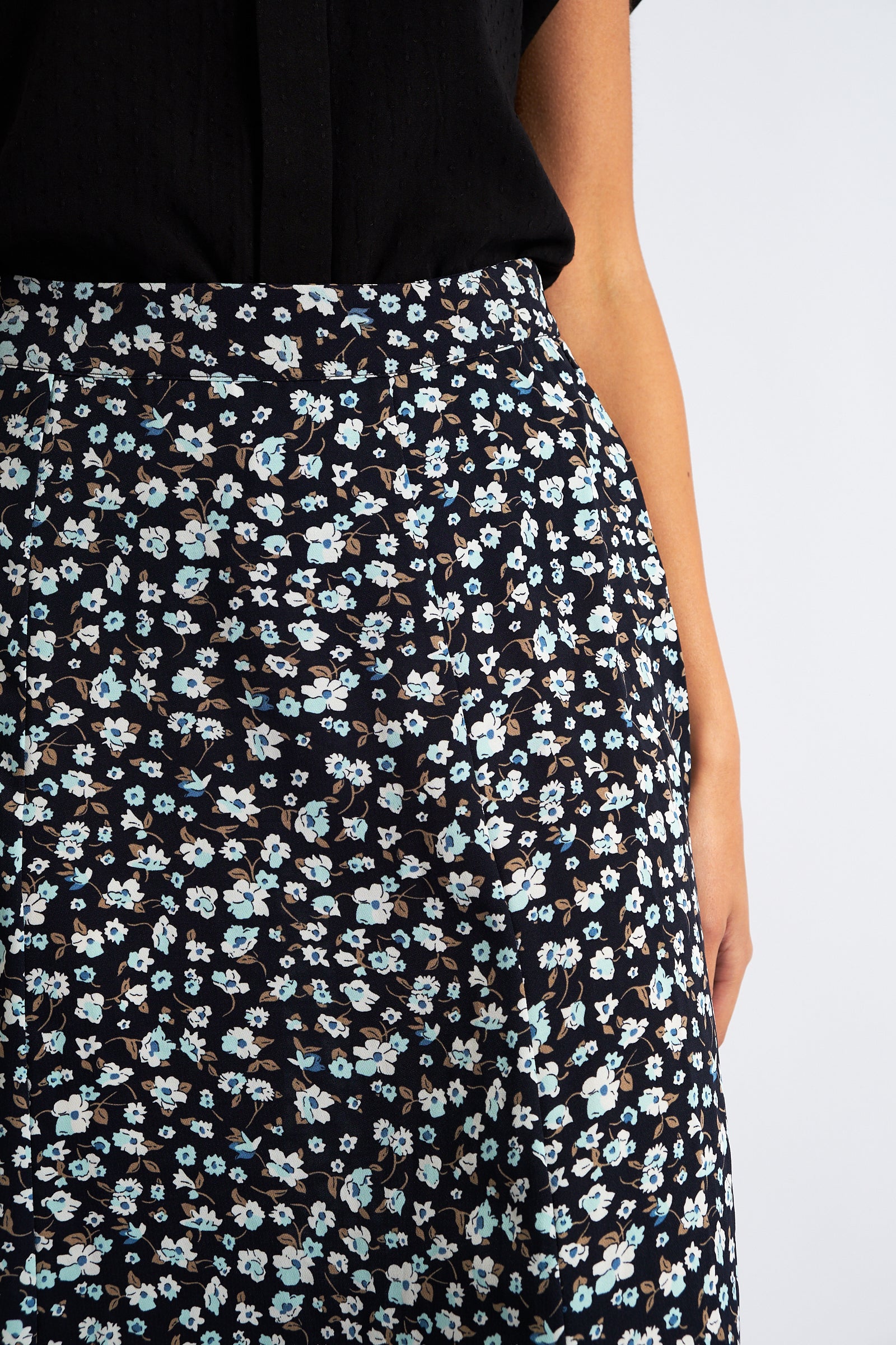 Bertie Floral Midi Skirt Navy