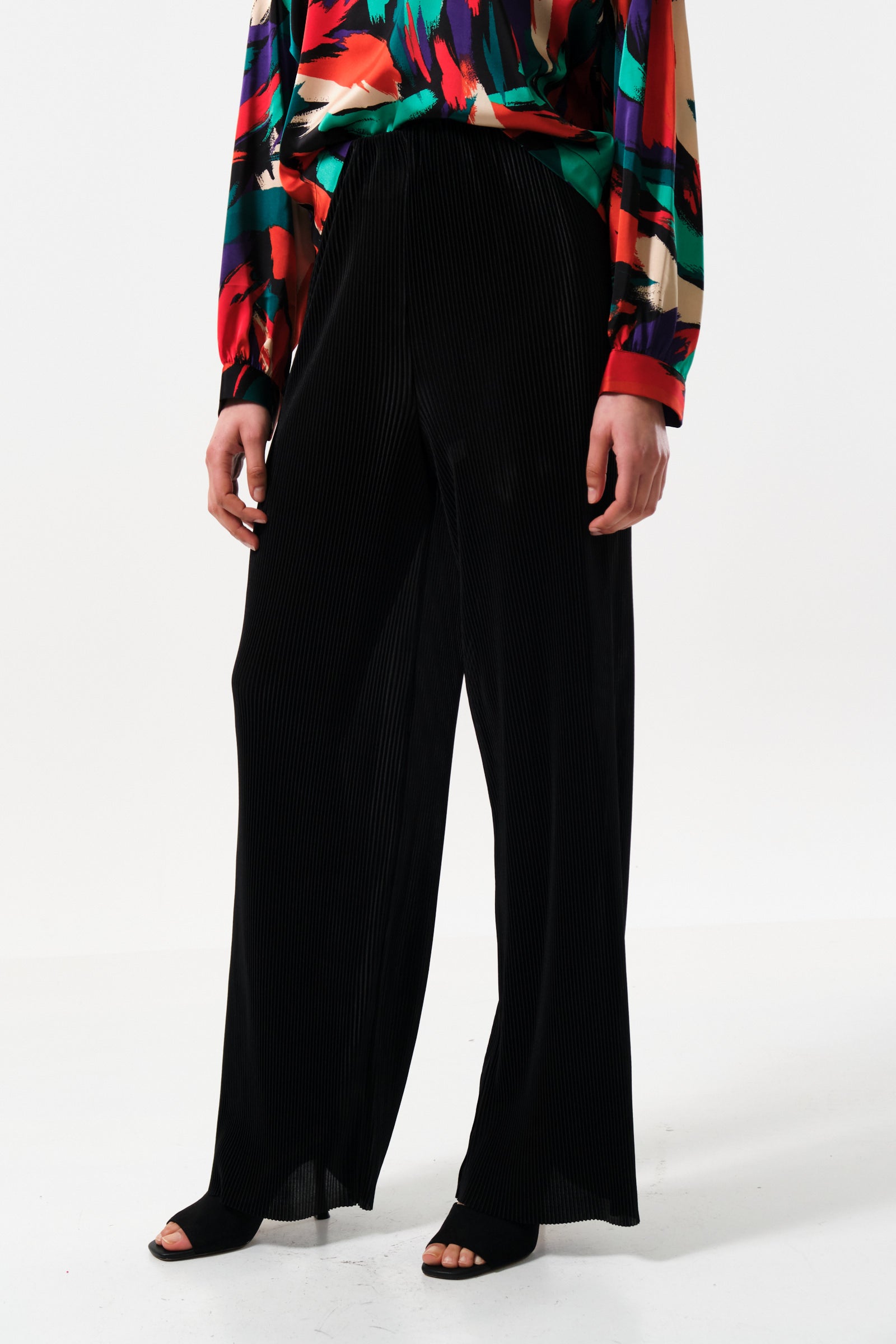 Clothide Pleated Wide Leg Trousers - Black