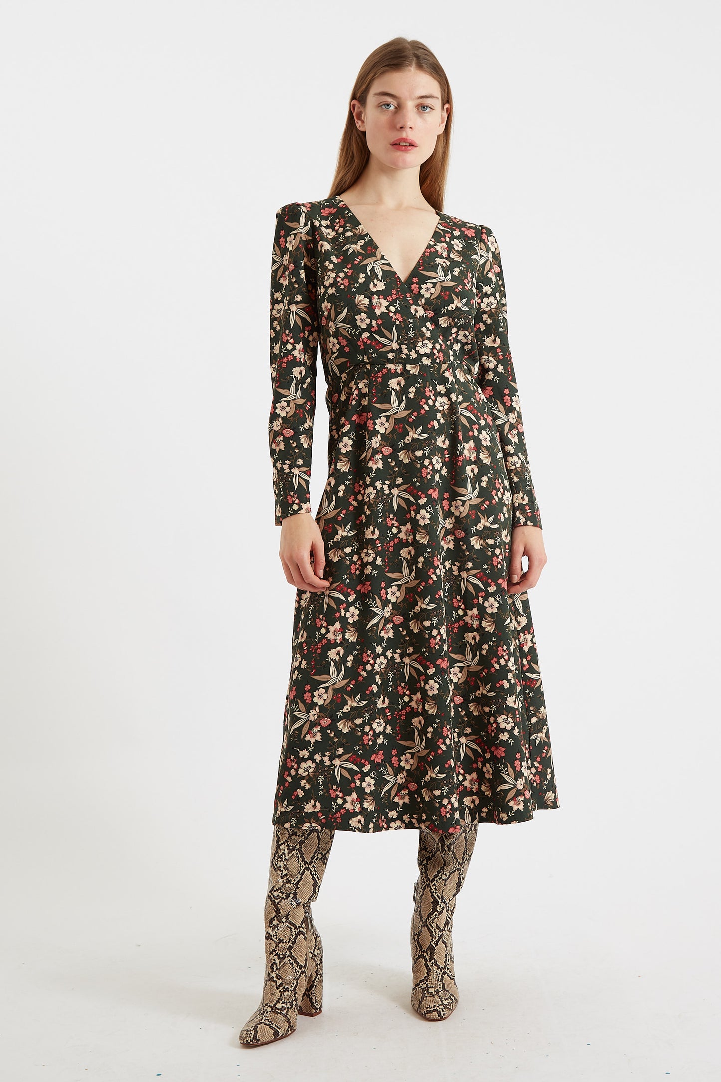 Eveleen Tapestry Print Long Sleeve Midi Dress