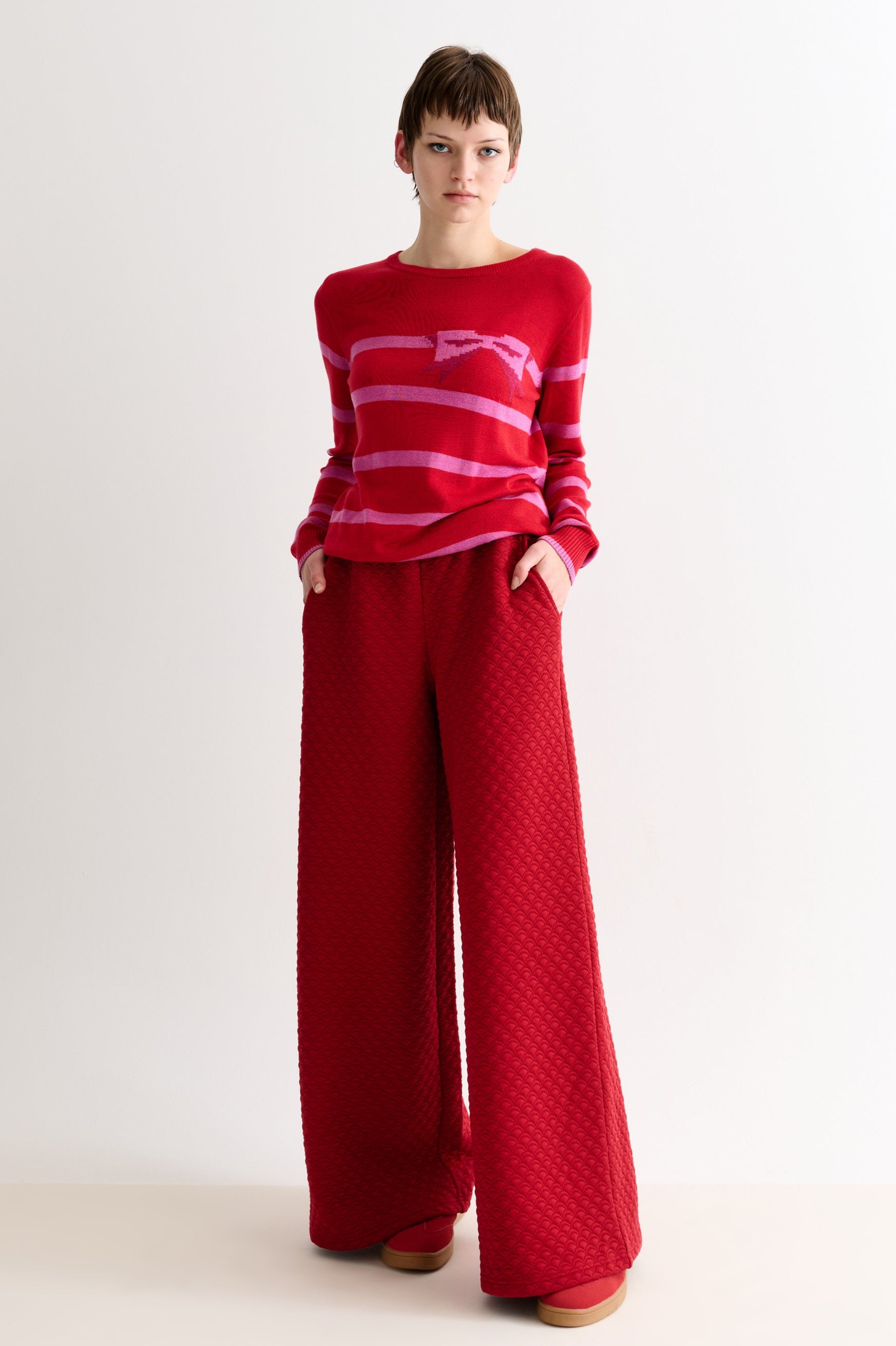 Flory Scallop Quilt Wide Leg Trouser - Wine Red - Detail 1