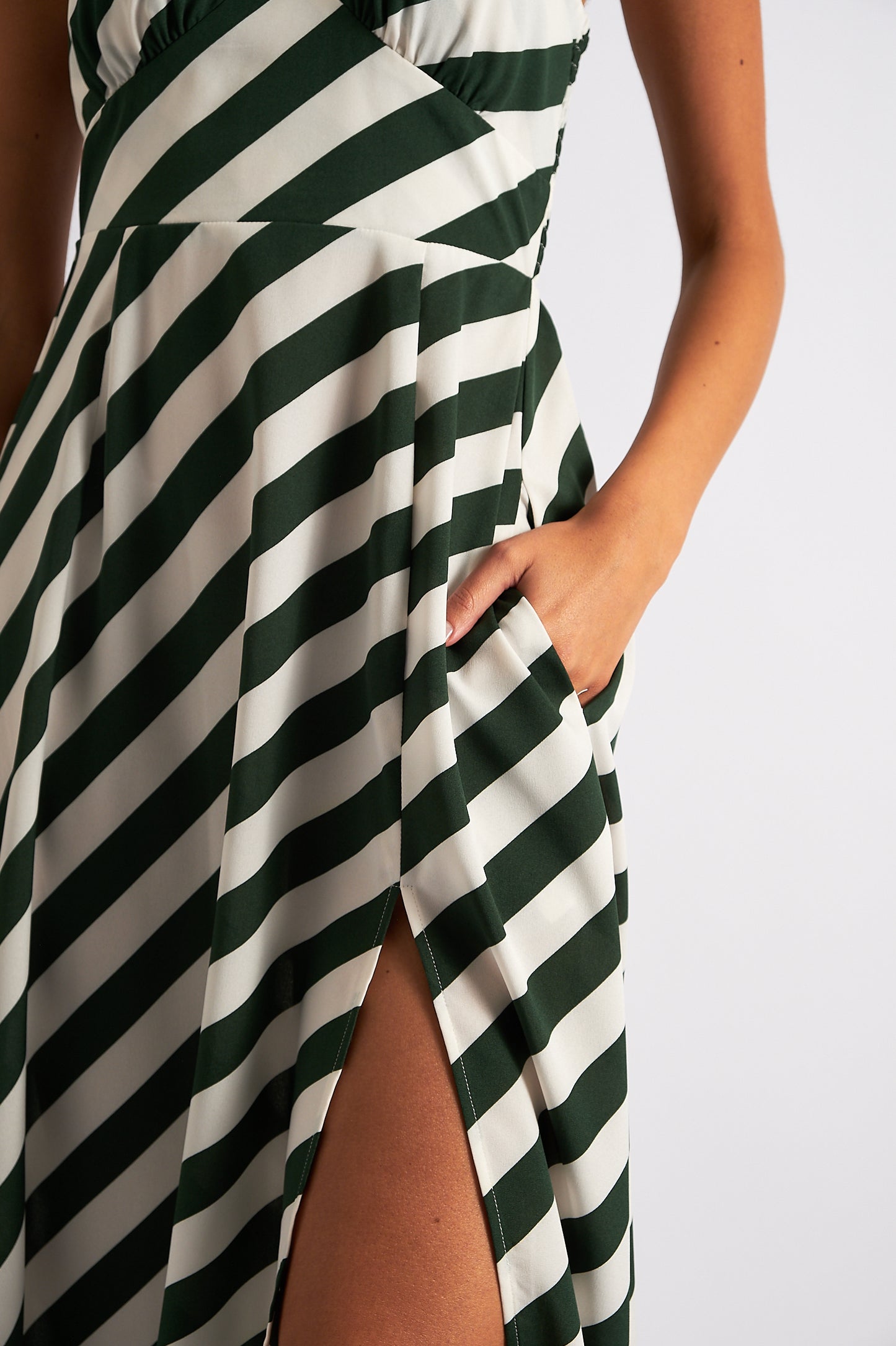 Geri Diagonal Lines Print Halter Midi Dress - Green