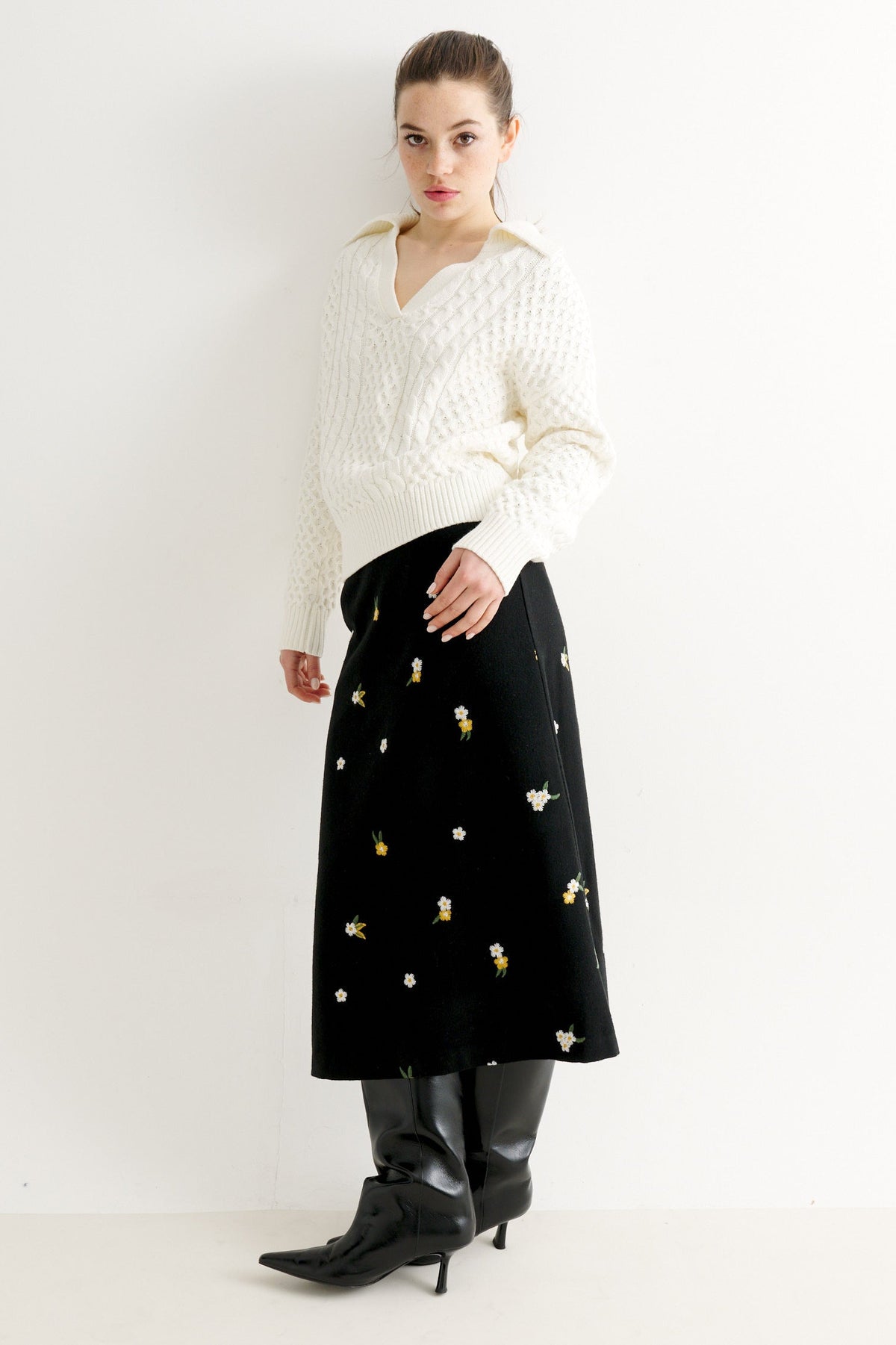 Buffy Daisy Embroidered A-Line Tweed Midi Skirt - Black