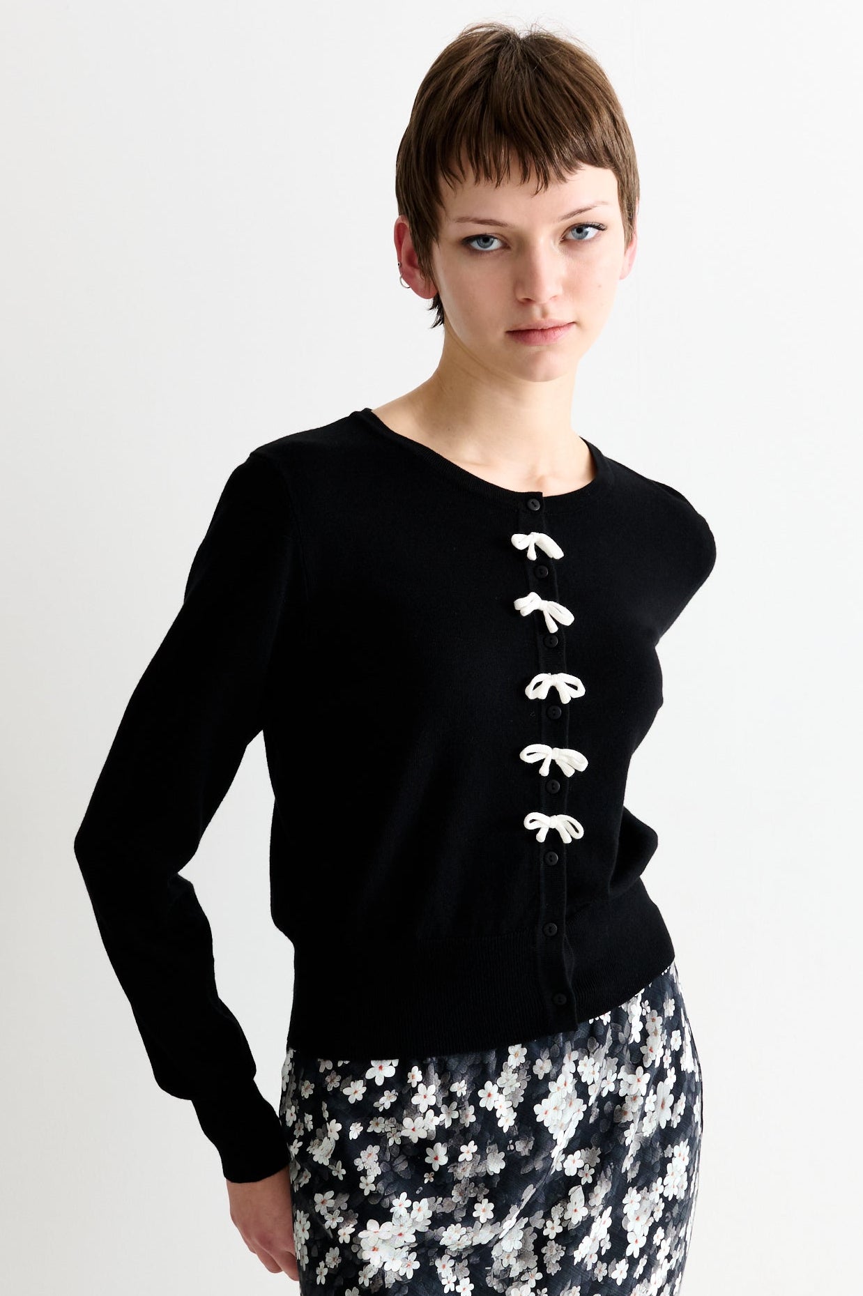 Ives Bow Trimmed Cardigan - Black - Detail 3