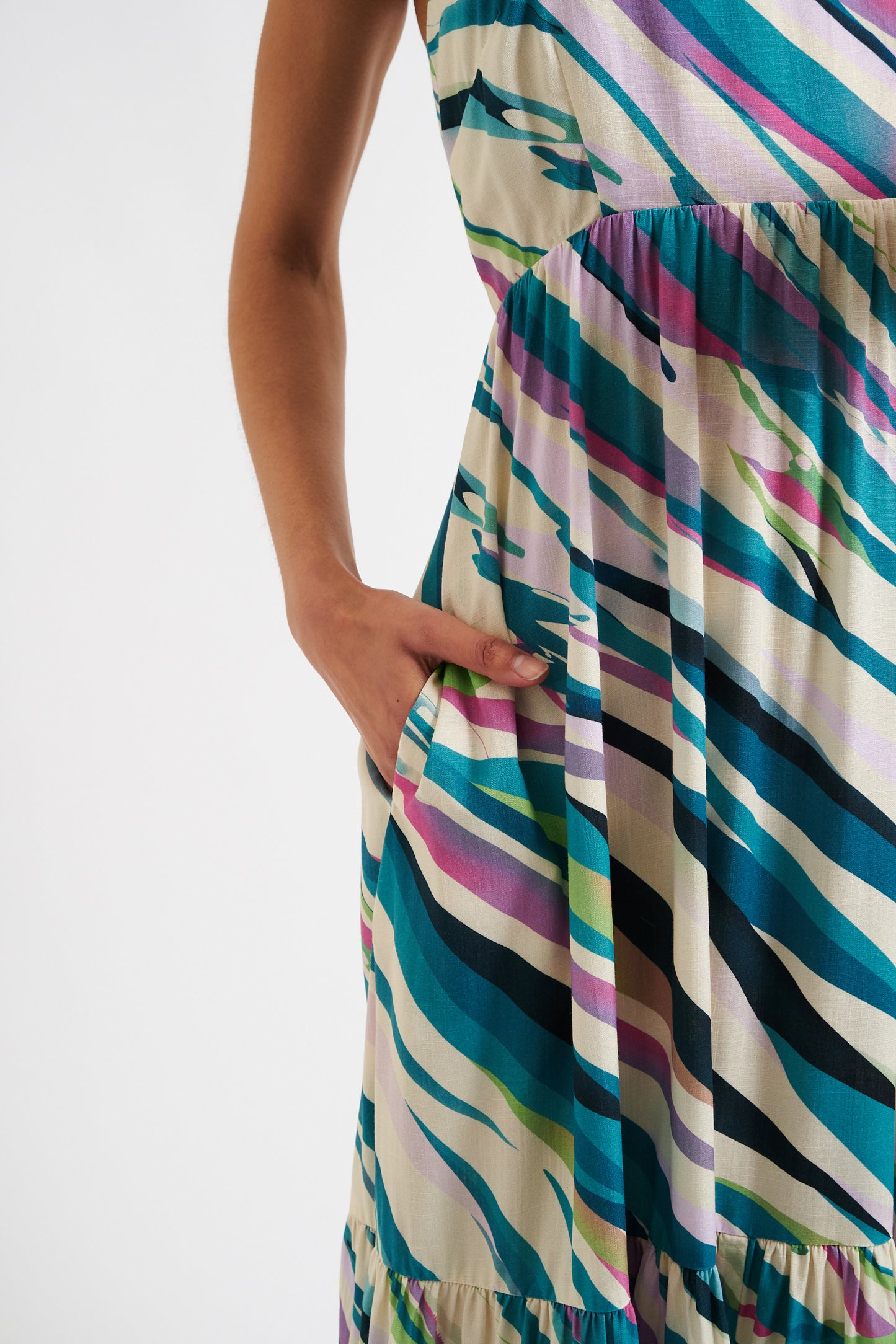 Jema Diagonal Wave Print Midi Sundress
