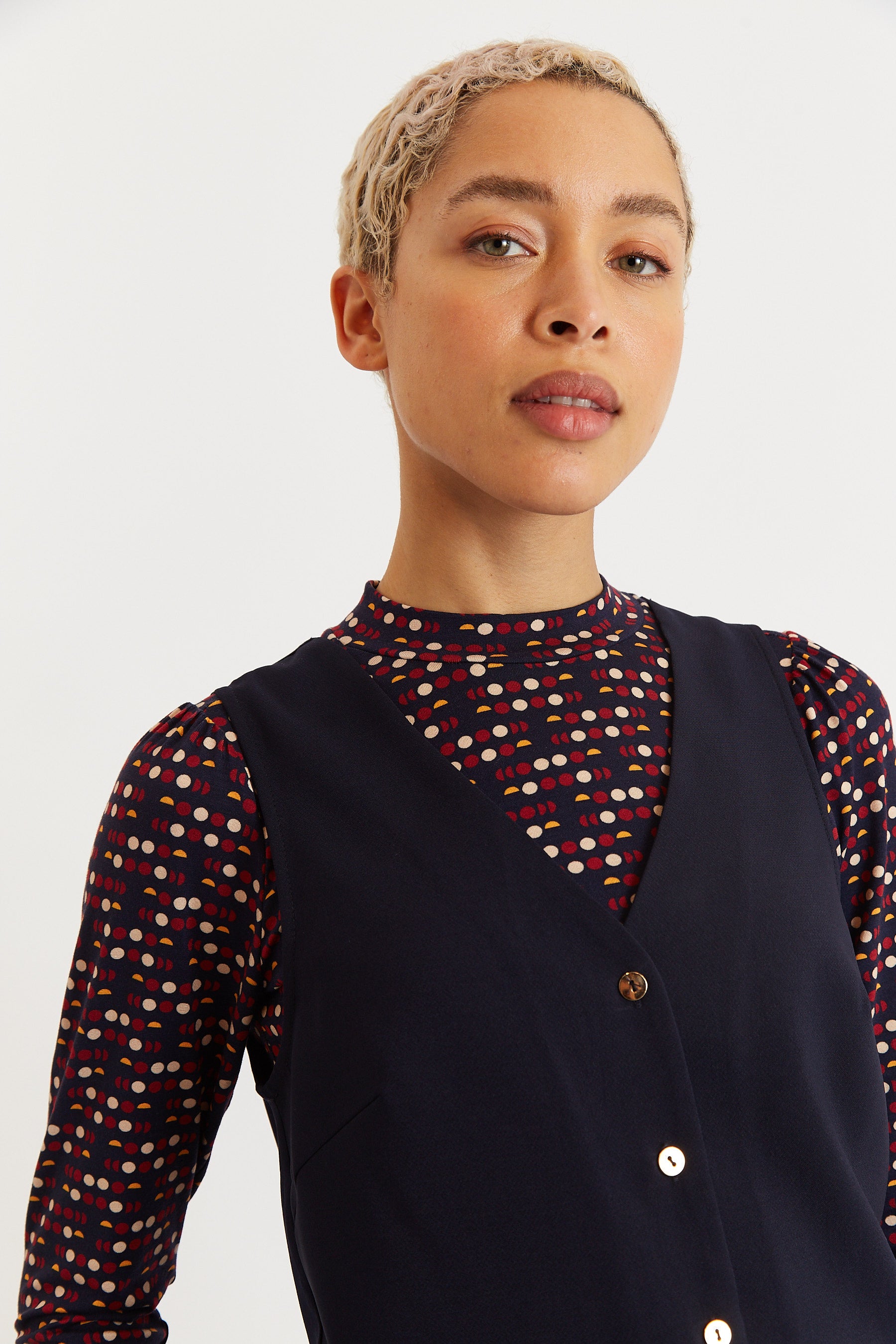 Jakson Sustainable Satin Back Crepe Waistcoat - Navy - Detail 1