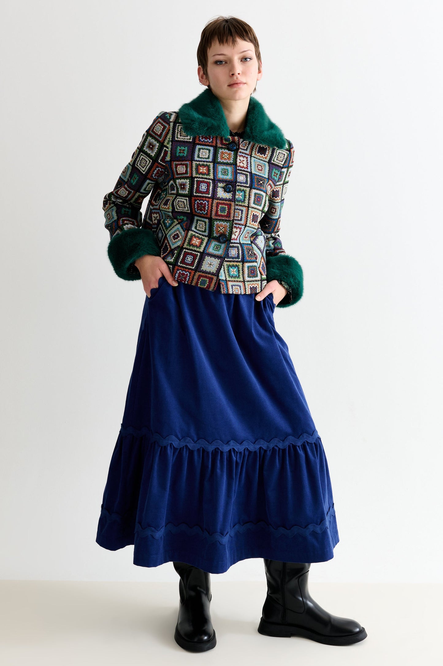 Kent 70'S Patch Jacquard Fur Trim Cropped Jacket