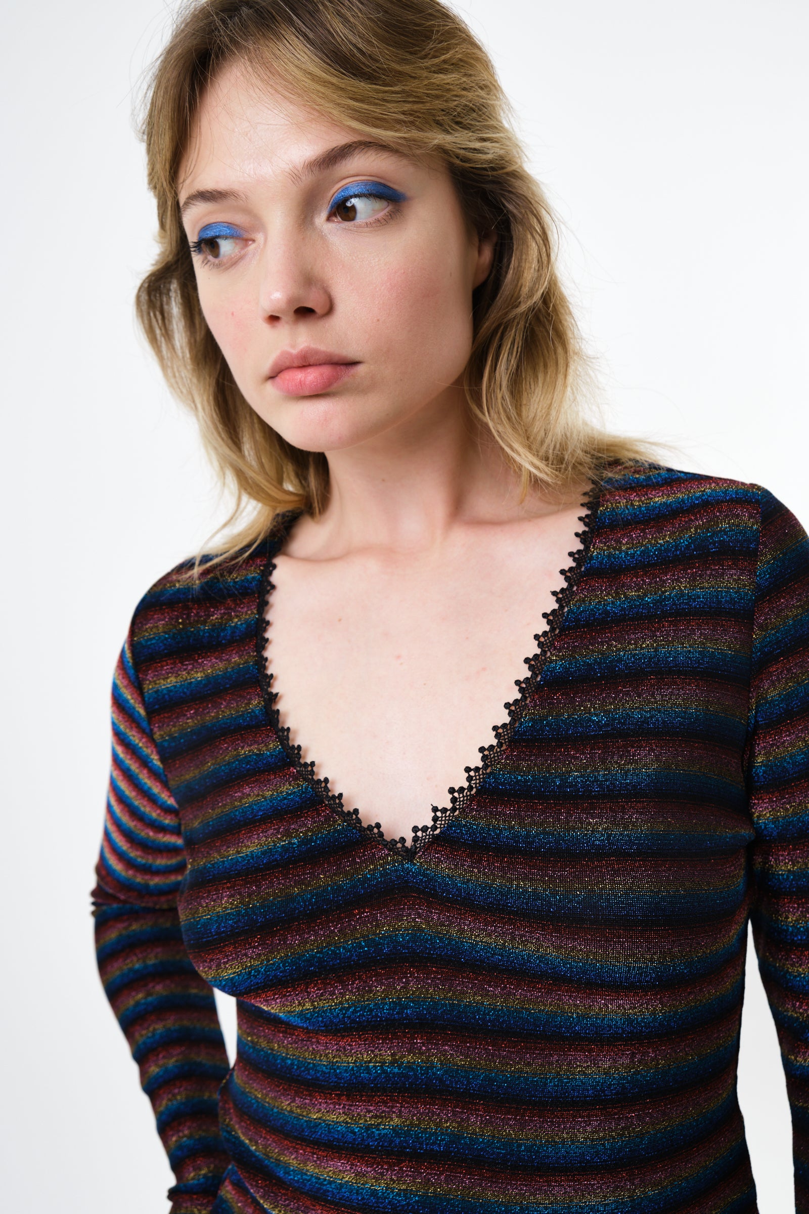 Maeko Sparkle Stripe V-Neck Top - Gold - Detail 1