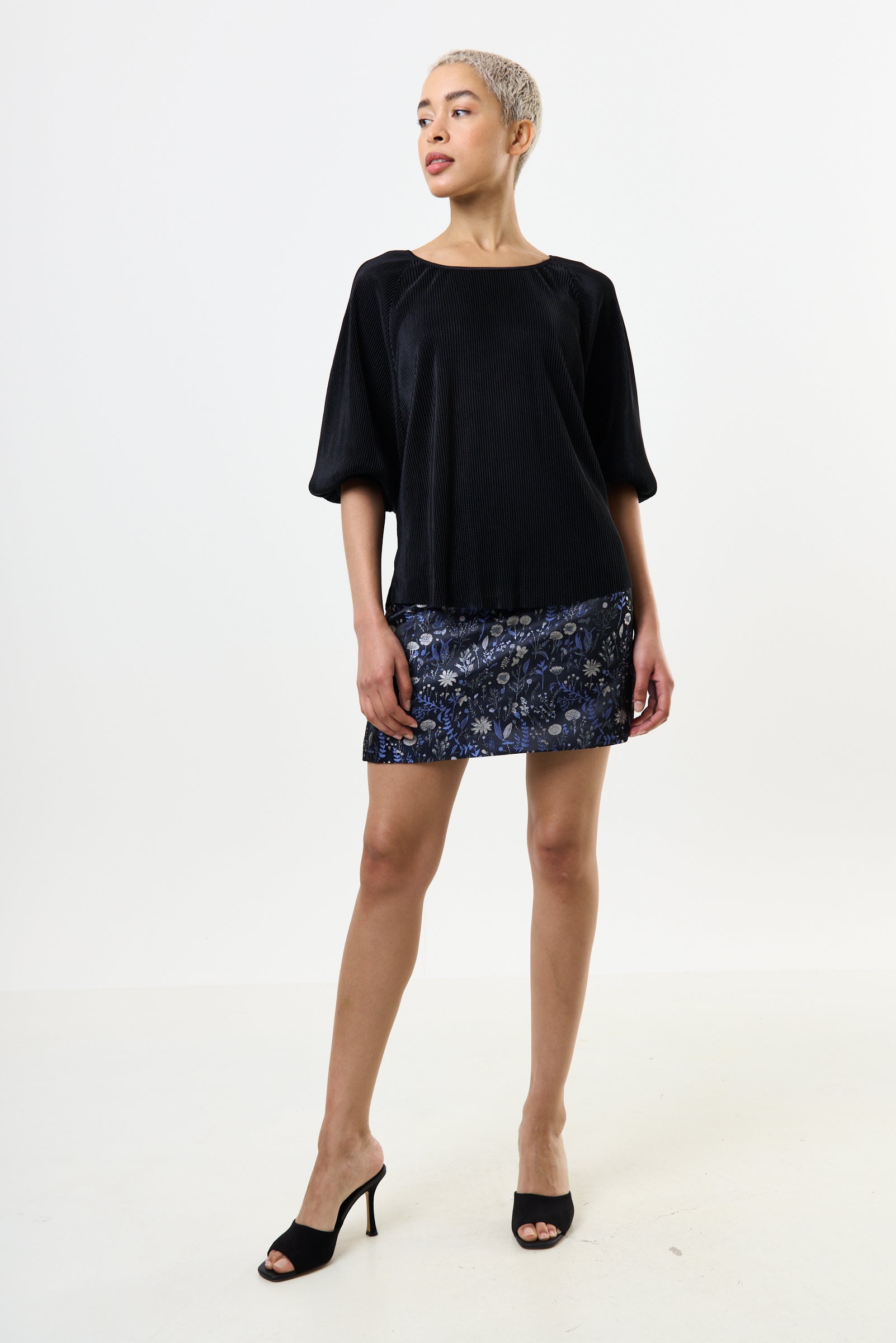 Mayanna Pleat 3/4 Sleeve Top - Black - Detail 3