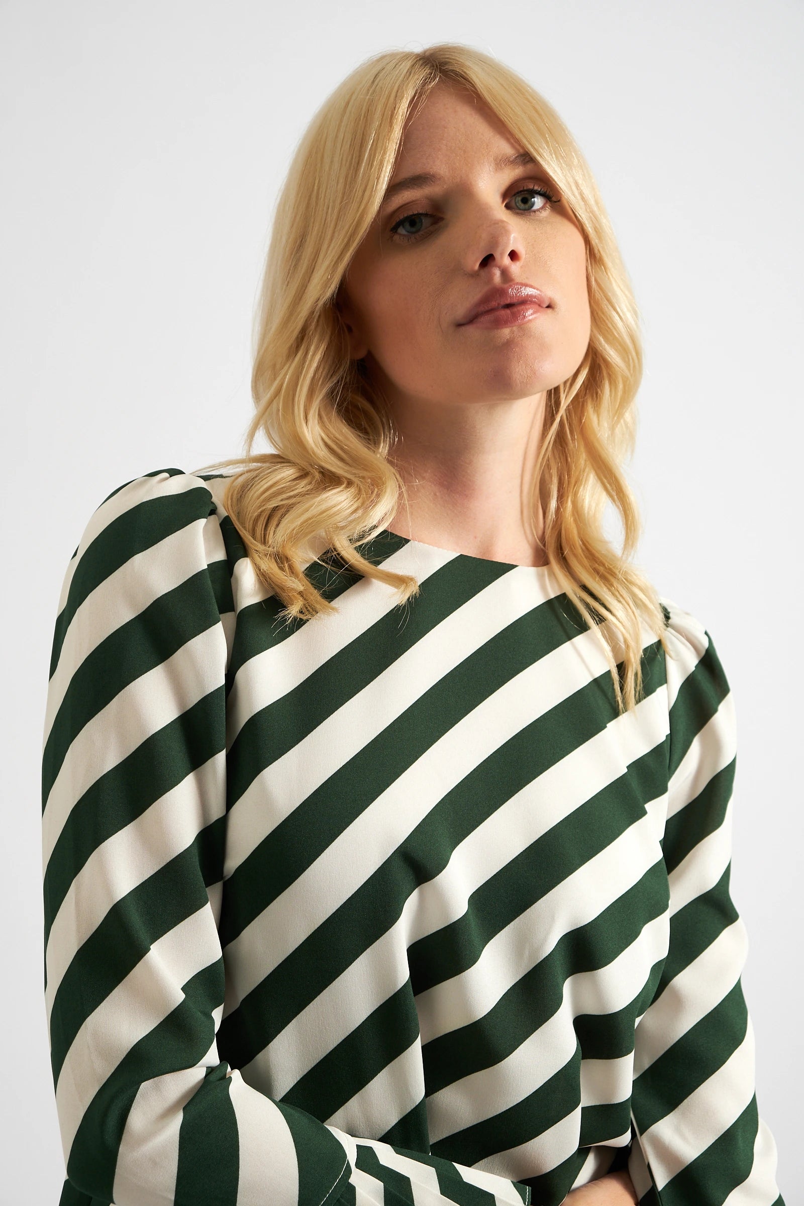 Megann Diagonal Lines Print Pleat Cuff Mini Dress - Green - Detail 1