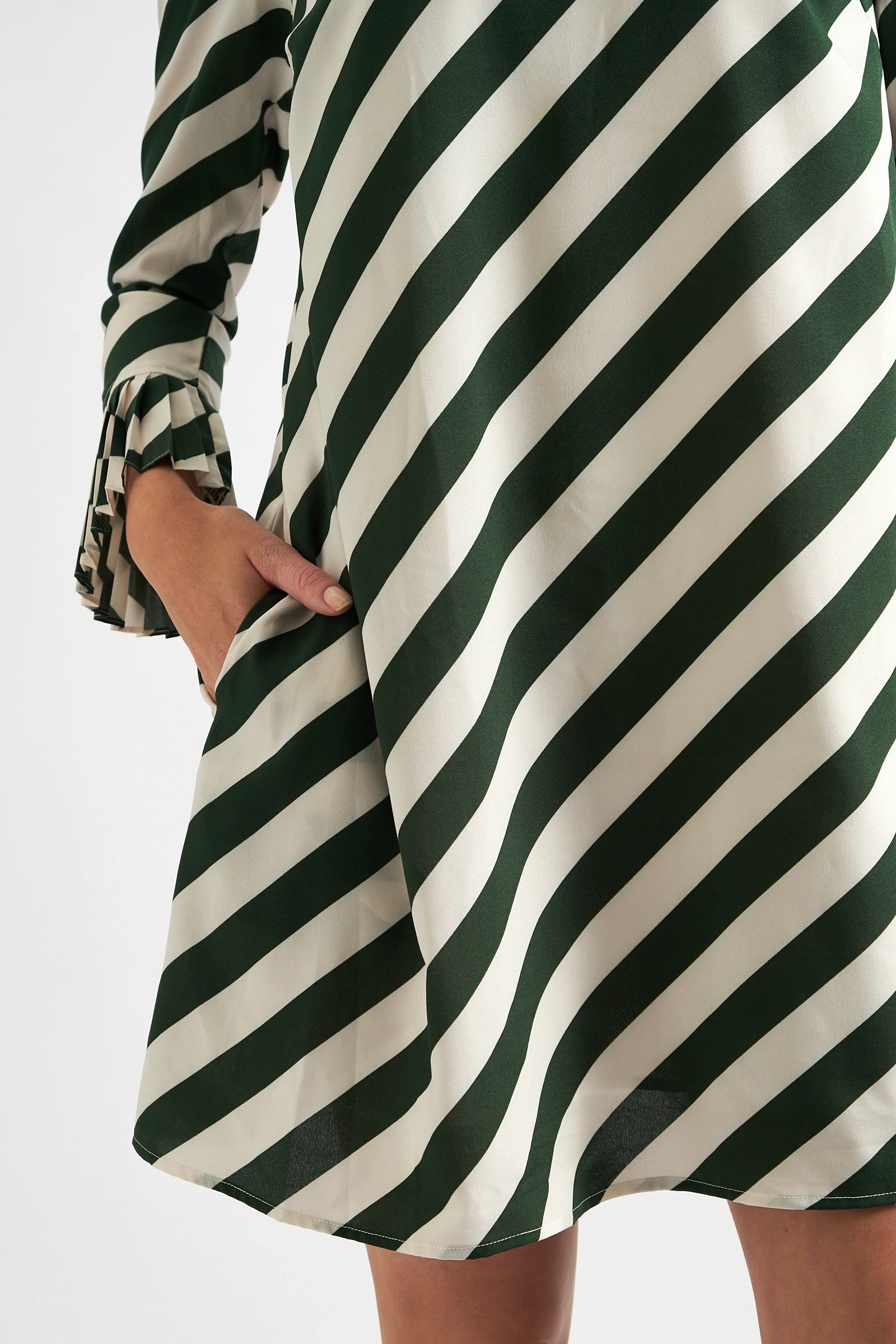 Megann Diagonal Lines Print Pleat Cuff Mini Dress - Green - Detail 2
