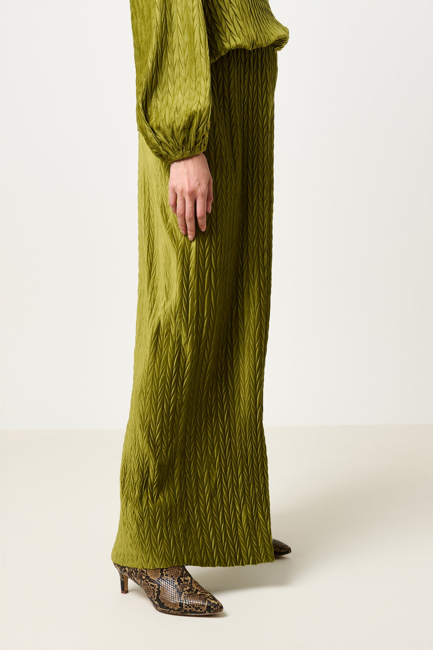 Melvin Velvet Pleat Trouser - Kiwi